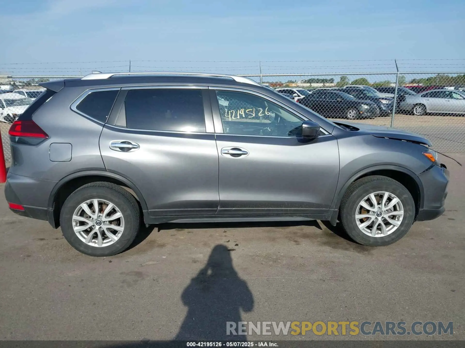 13 fotografías del automóvil dañado JN8AT2MV5LW122520 NISSAN ROGUE 2020