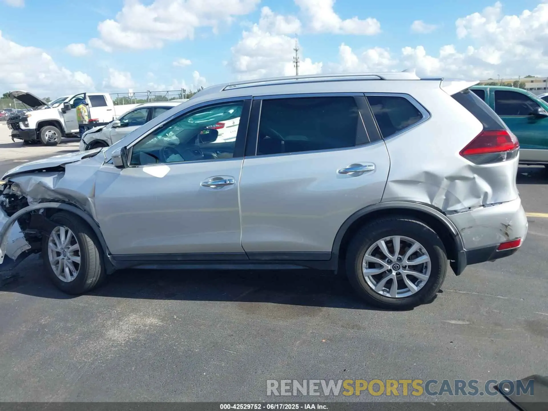 14 fotografías del automóvil dañado KNMAT2MT0LP515412 NISSAN ROGUE 2020