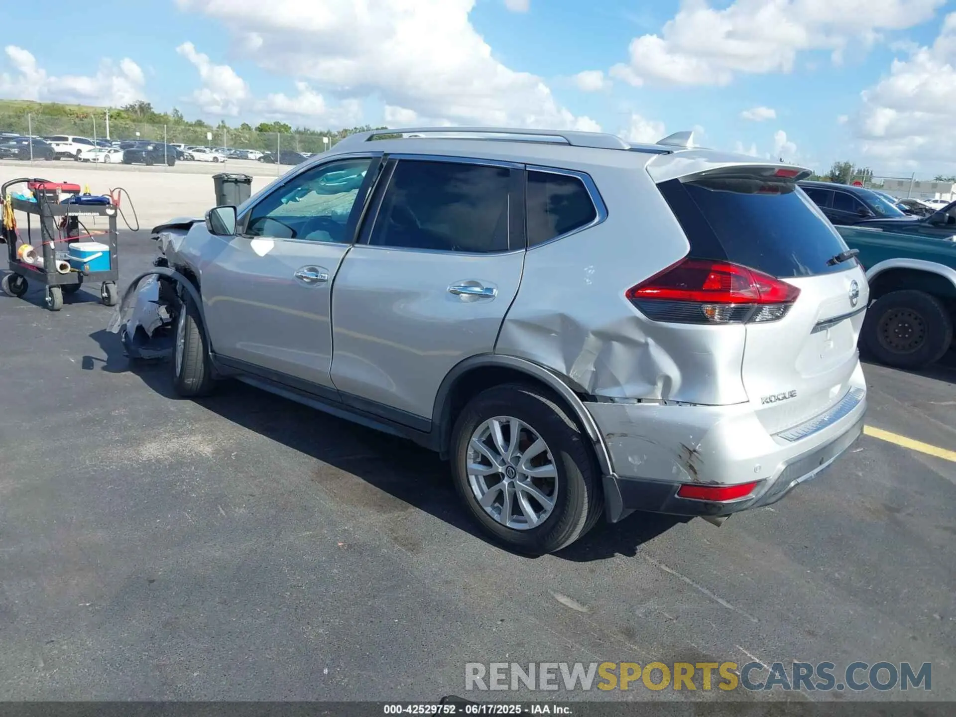 3 fotografías del automóvil dañado KNMAT2MT0LP515412 NISSAN ROGUE 2020
