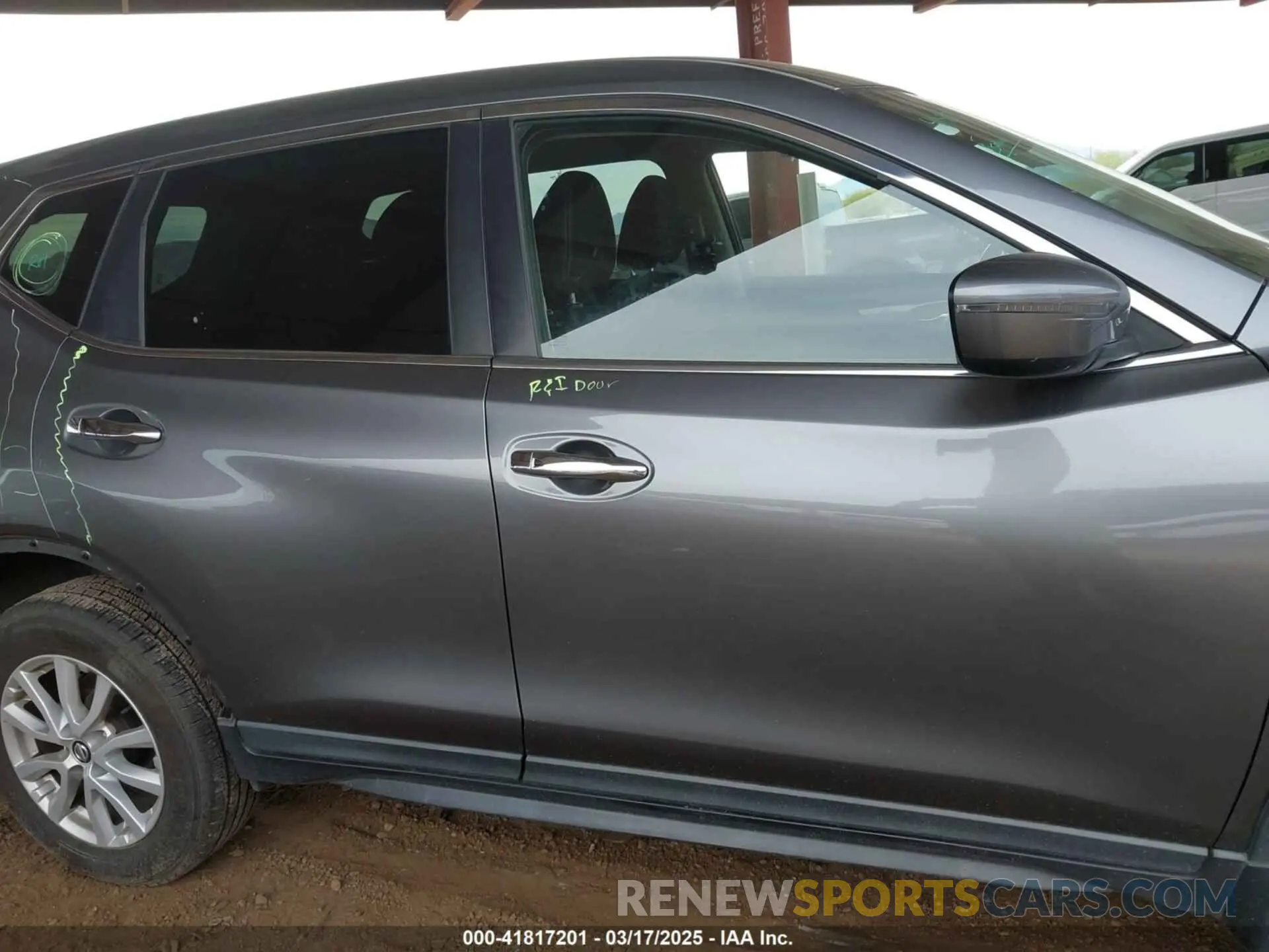 14 fotografías del automóvil dañado KNMAT2MT2LP521910 NISSAN ROGUE 2020