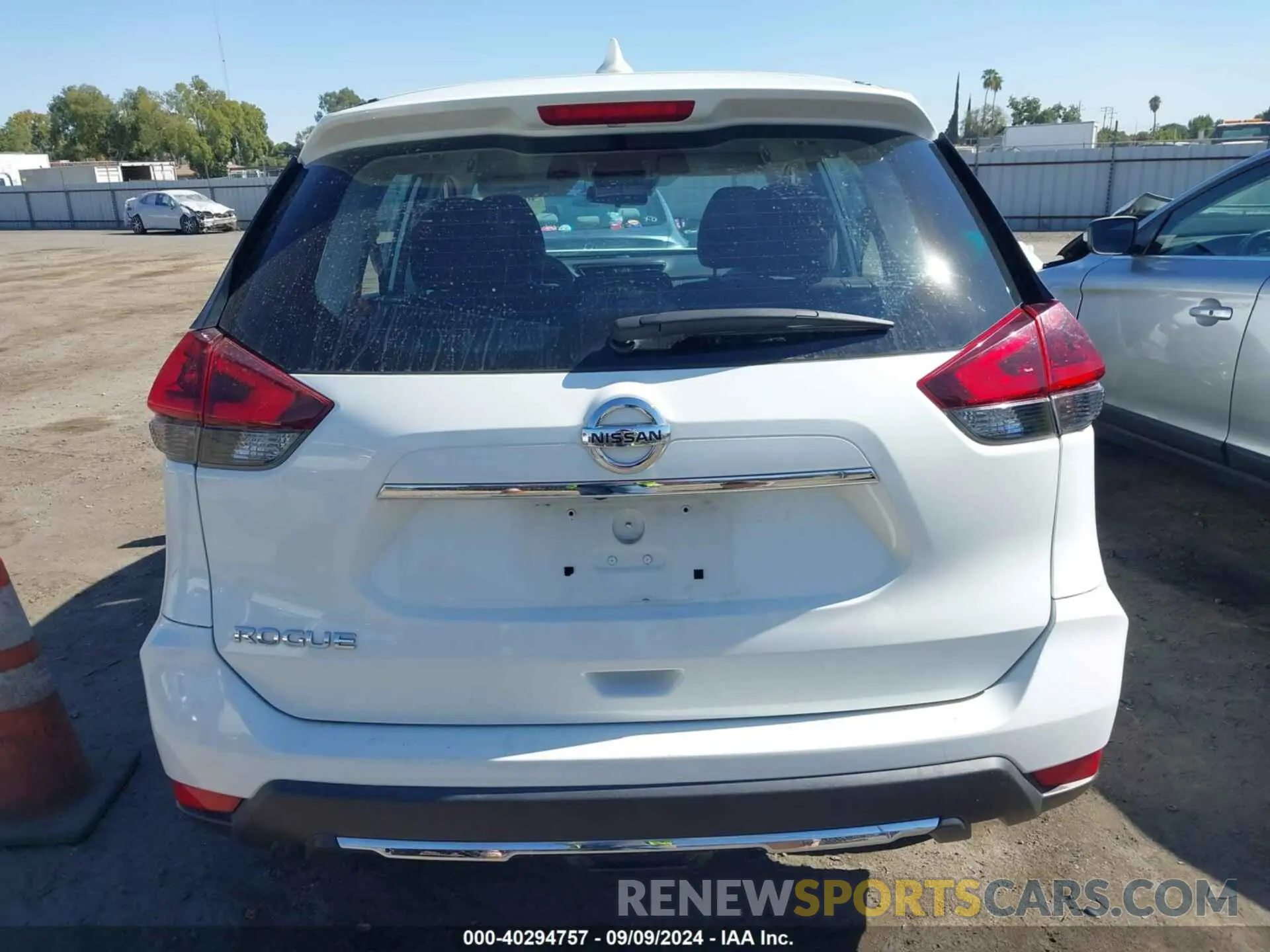 16 fotografías del automóvil dañado KNMAT2MT2LP533409 NISSAN ROGUE 2020