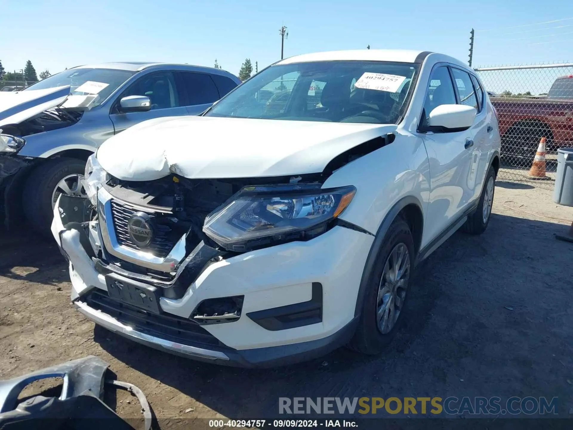 2 fotografías del automóvil dañado KNMAT2MT2LP533409 NISSAN ROGUE 2020