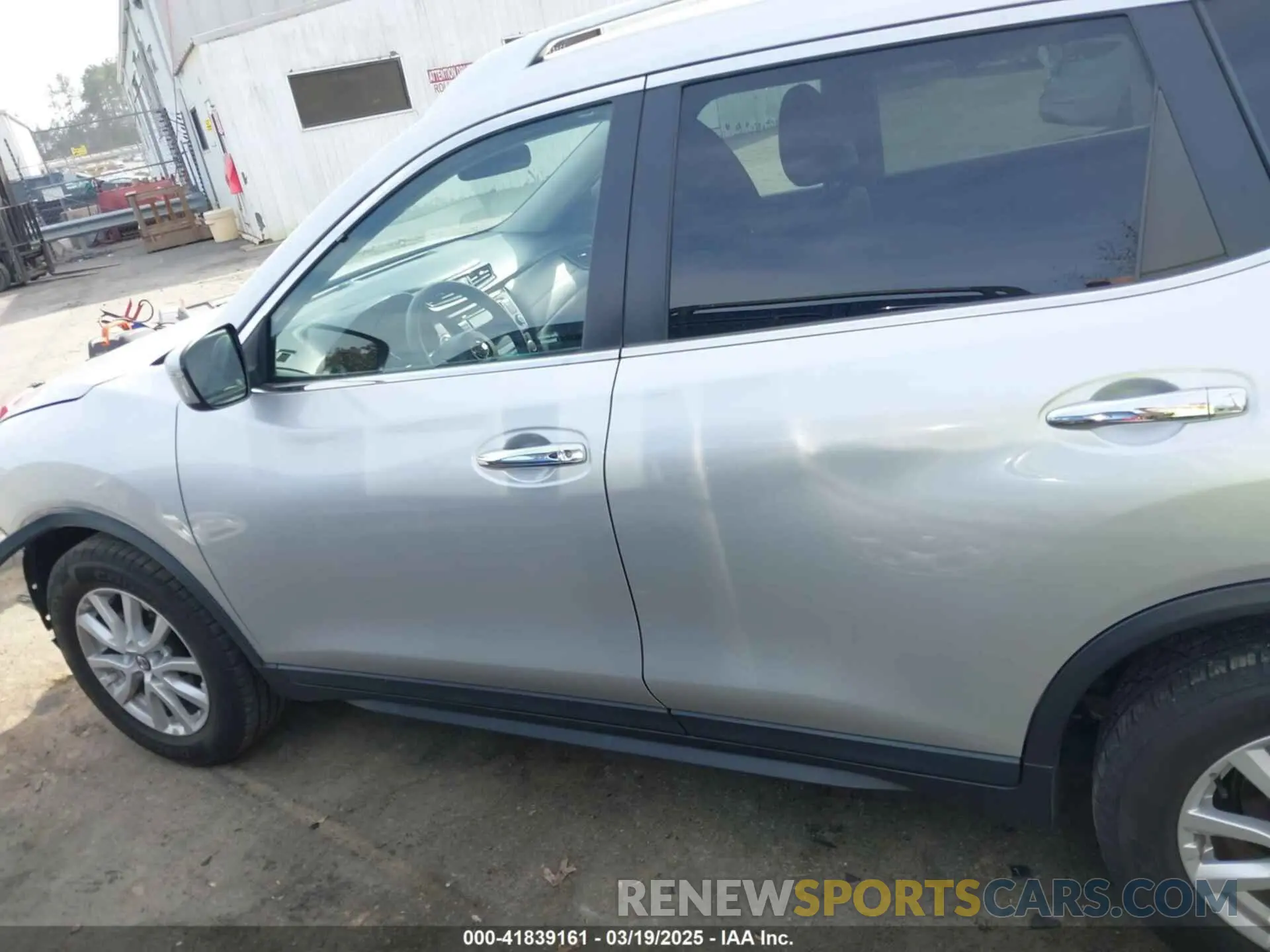 14 fotografías del automóvil dañado KNMAT2MT2LP533801 NISSAN ROGUE 2020