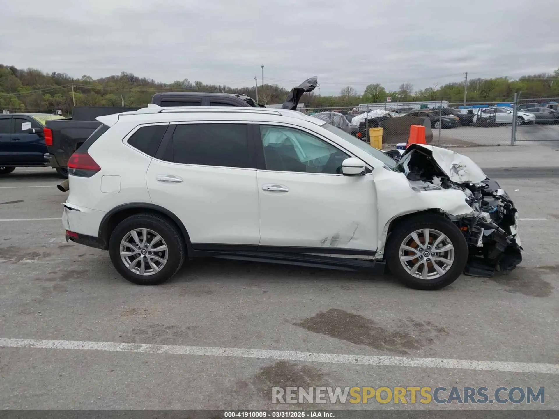 13 fotografías del automóvil dañado KNMAT2MT4LP510147 NISSAN ROGUE 2020