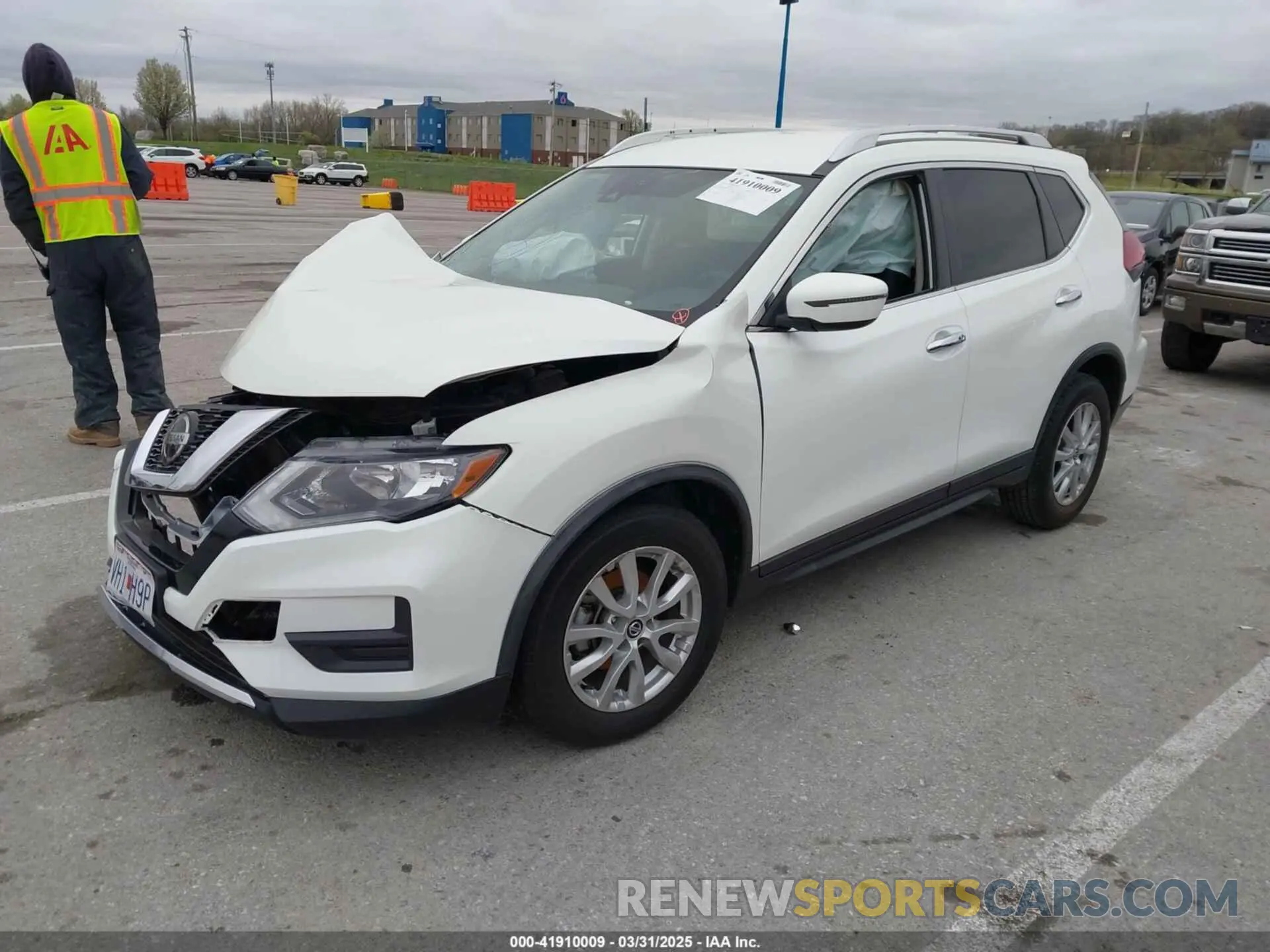 2 fotografías del automóvil dañado KNMAT2MT4LP510147 NISSAN ROGUE 2020