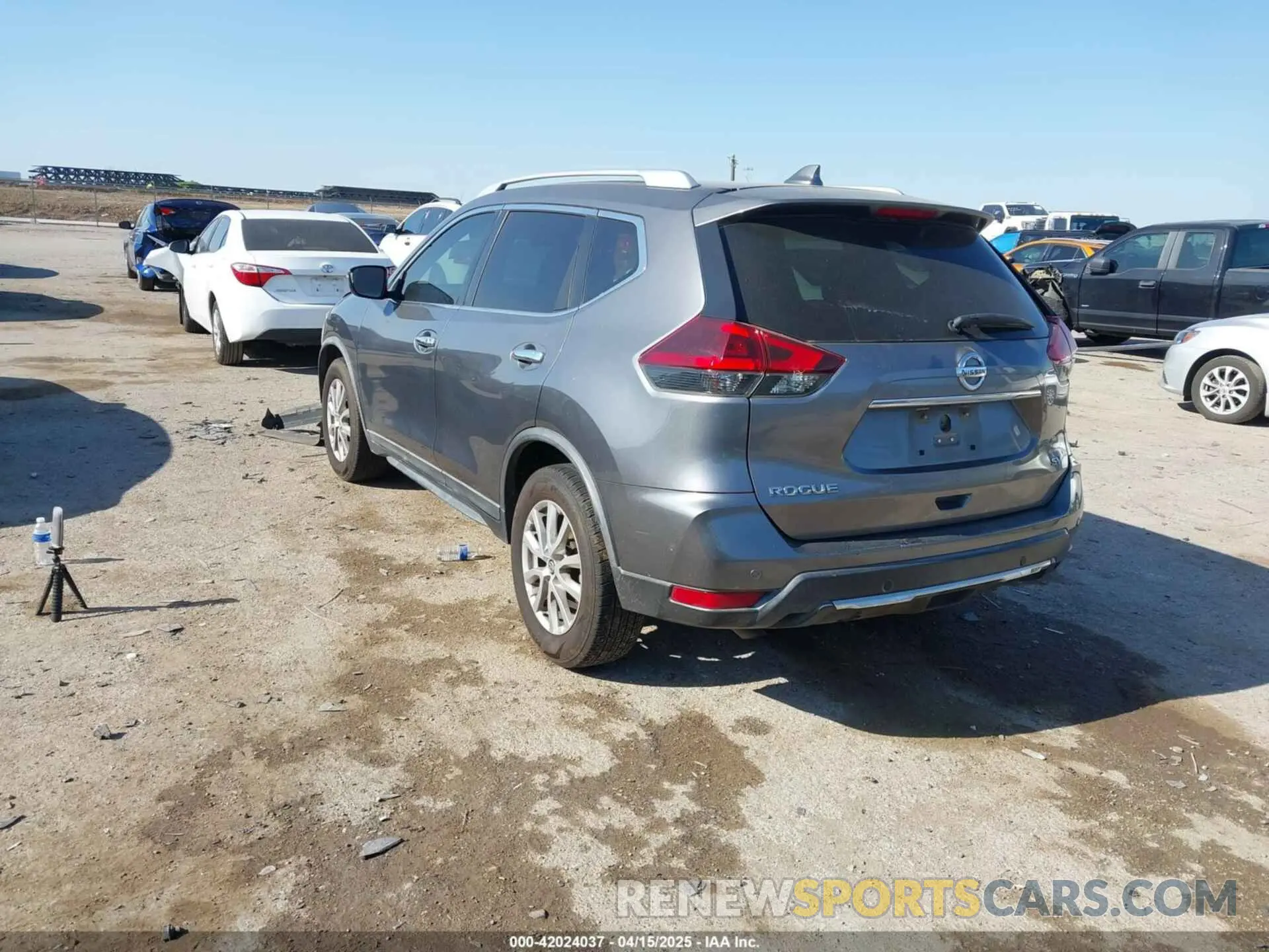 3 fotografías del automóvil dañado KNMAT2MT4LP514652 NISSAN ROGUE 2020