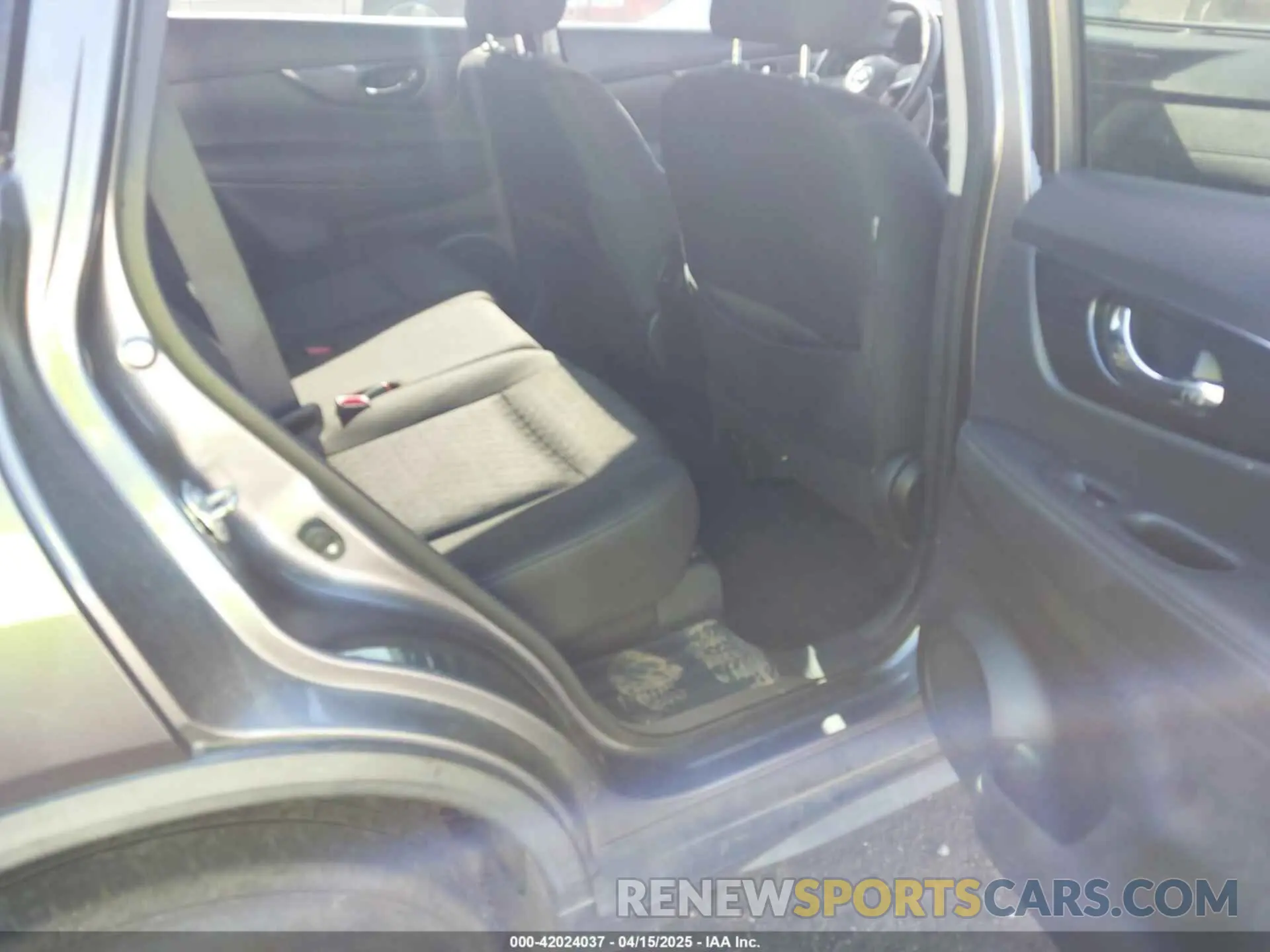 8 fotografías del automóvil dañado KNMAT2MT4LP514652 NISSAN ROGUE 2020