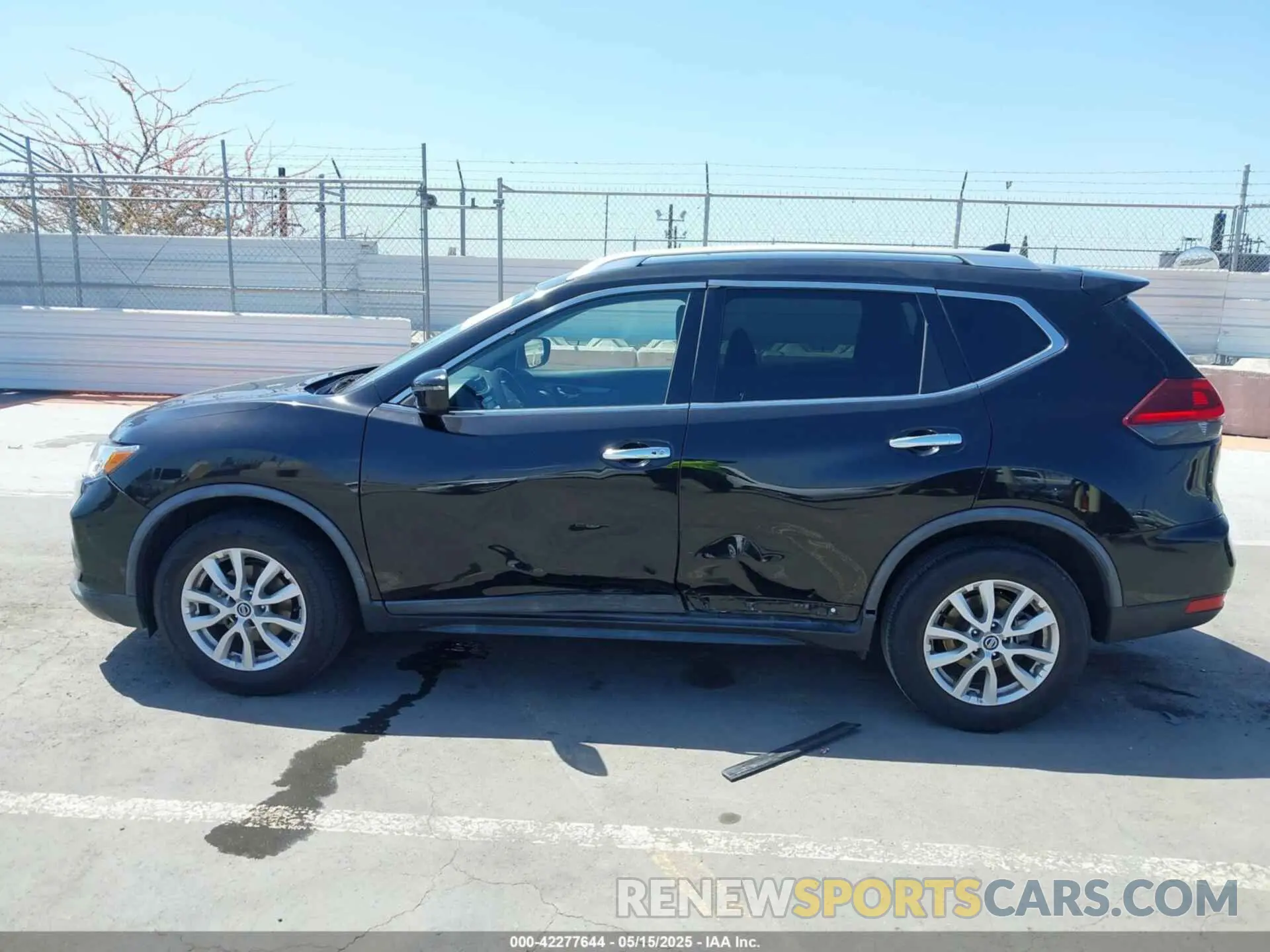 14 fotografías del automóvil dañado KNMAT2MT4LP526705 NISSAN ROGUE 2020
