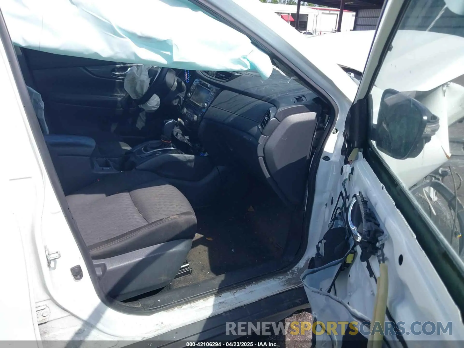 5 fotografías del automóvil dañado KNMAT2MT8LP524584 NISSAN ROGUE 2020