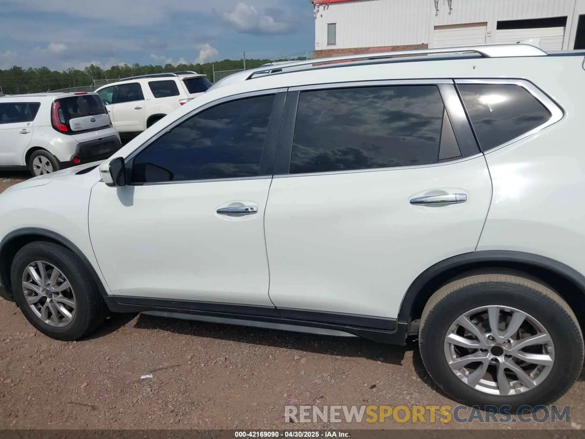 13 fotografías del automóvil dañado KNMAT2MT9LP507566 NISSAN ROGUE 2020