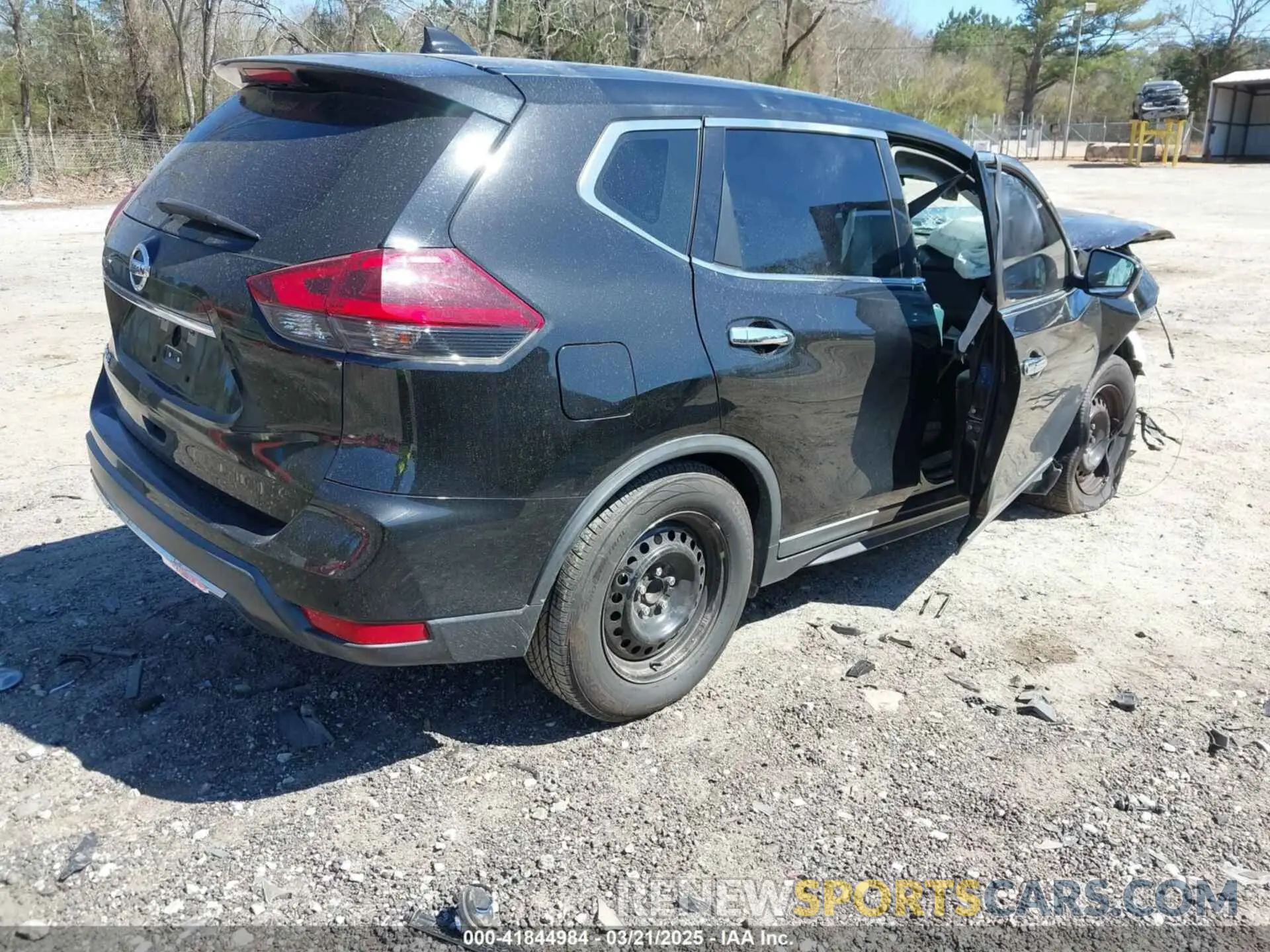 4 fotografías del automóvil dañado KNMAT2MT9LP529339 NISSAN ROGUE 2020