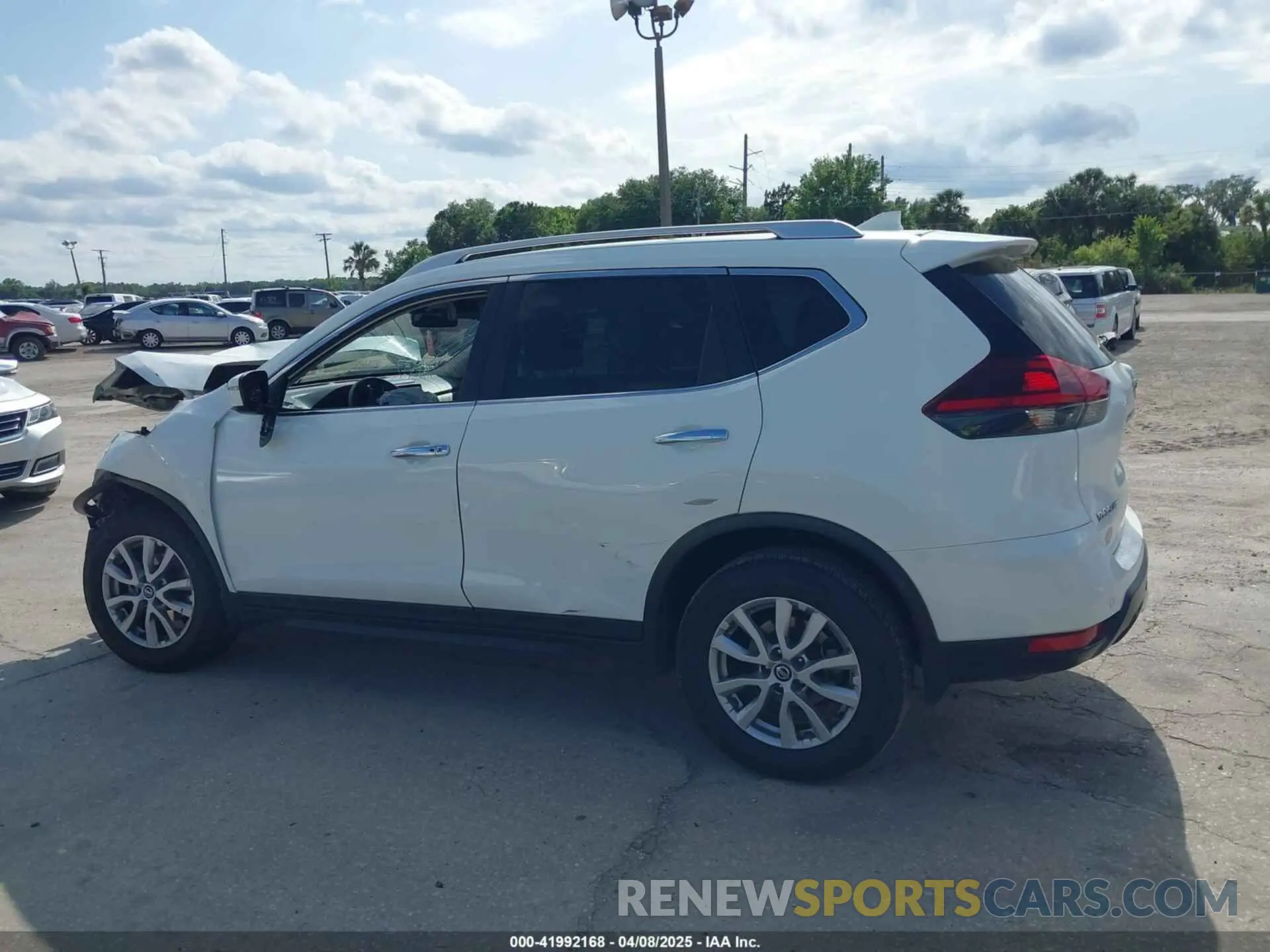 14 fotografías del automóvil dañado KNMAT2MTXLP519404 NISSAN ROGUE 2020