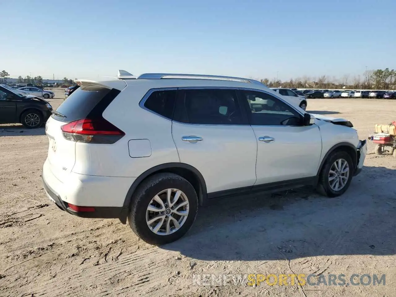 3 fotografías del automóvil dañado KNMAT2MTXLP536106 NISSAN ROGUE 2020