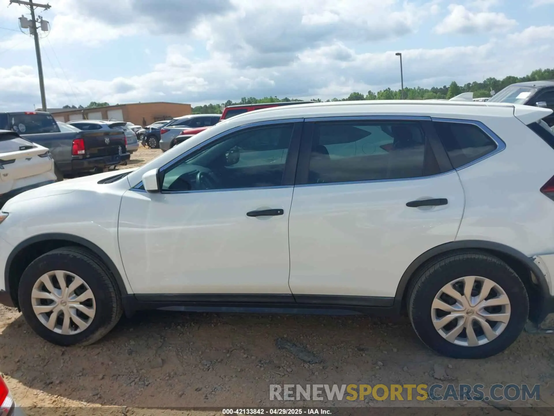 14 fotografías del automóvil dañado KNMAT2MV0LP521440 NISSAN ROGUE 2020