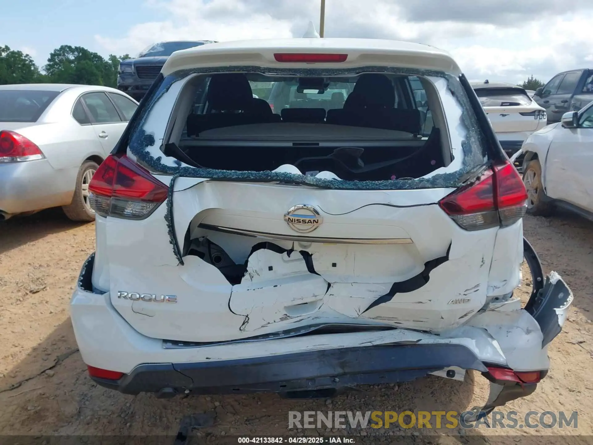 16 fotografías del automóvil dañado KNMAT2MV0LP521440 NISSAN ROGUE 2020