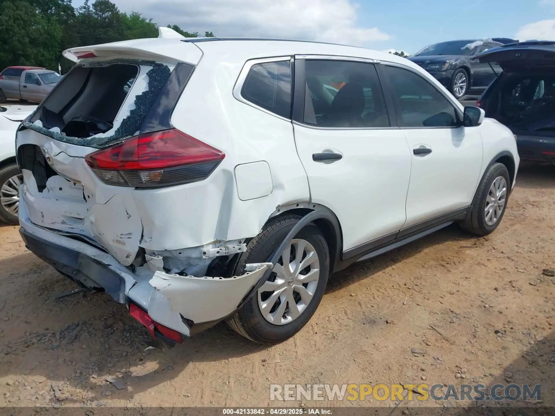 4 fotografías del automóvil dañado KNMAT2MV0LP521440 NISSAN ROGUE 2020