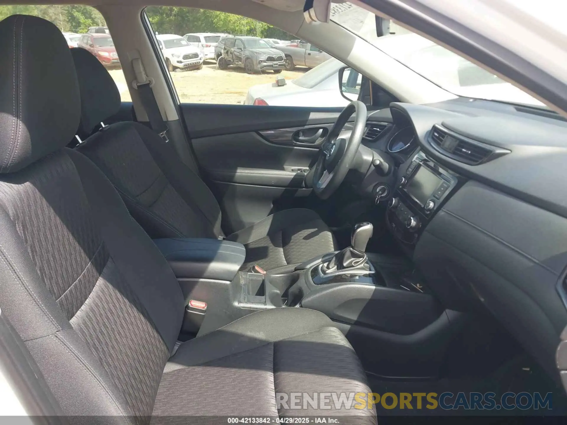 5 fotografías del automóvil dañado KNMAT2MV0LP521440 NISSAN ROGUE 2020