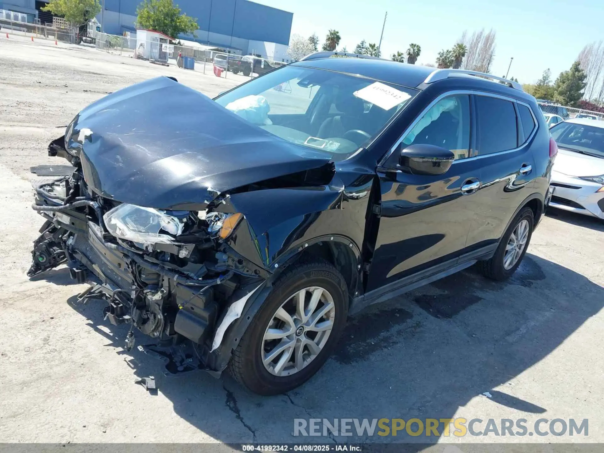 2 fotografías del automóvil dañado KNMAT2MV1LP533323 NISSAN ROGUE 2020
