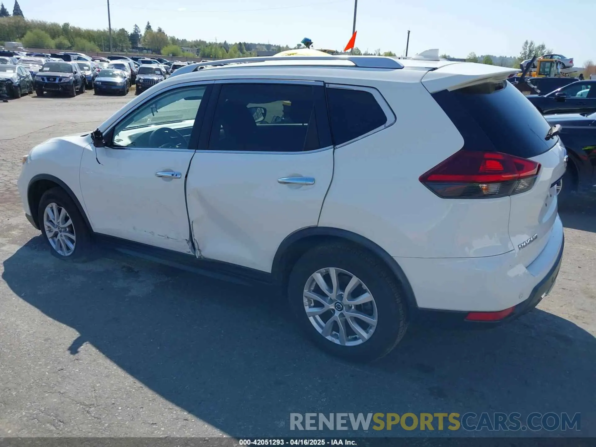 3 fotografías del automóvil dañado KNMAT2MV3LP506771 NISSAN ROGUE 2020
