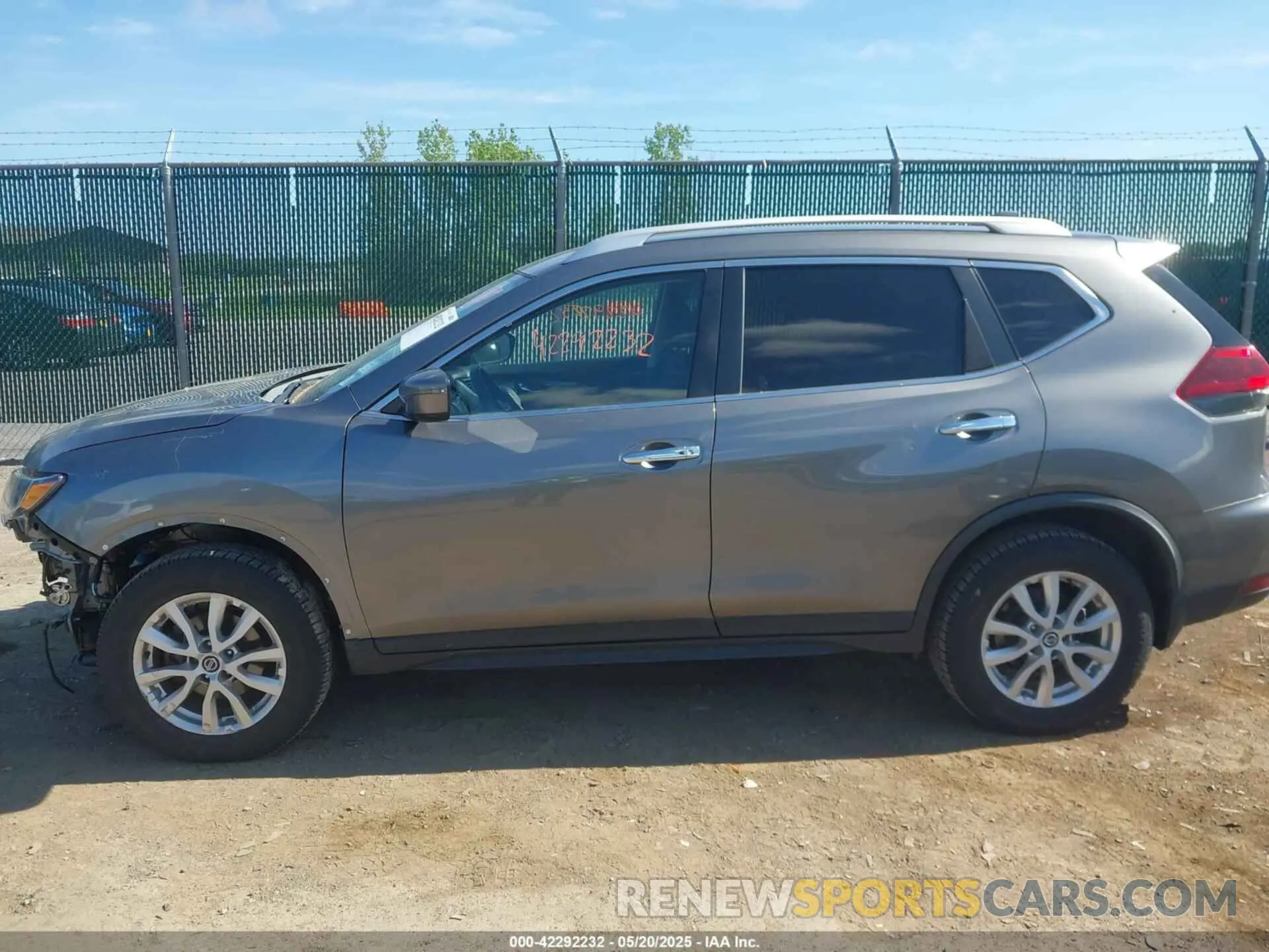 14 fotografías del automóvil dañado KNMAT2MV4LP538967 NISSAN ROGUE 2020