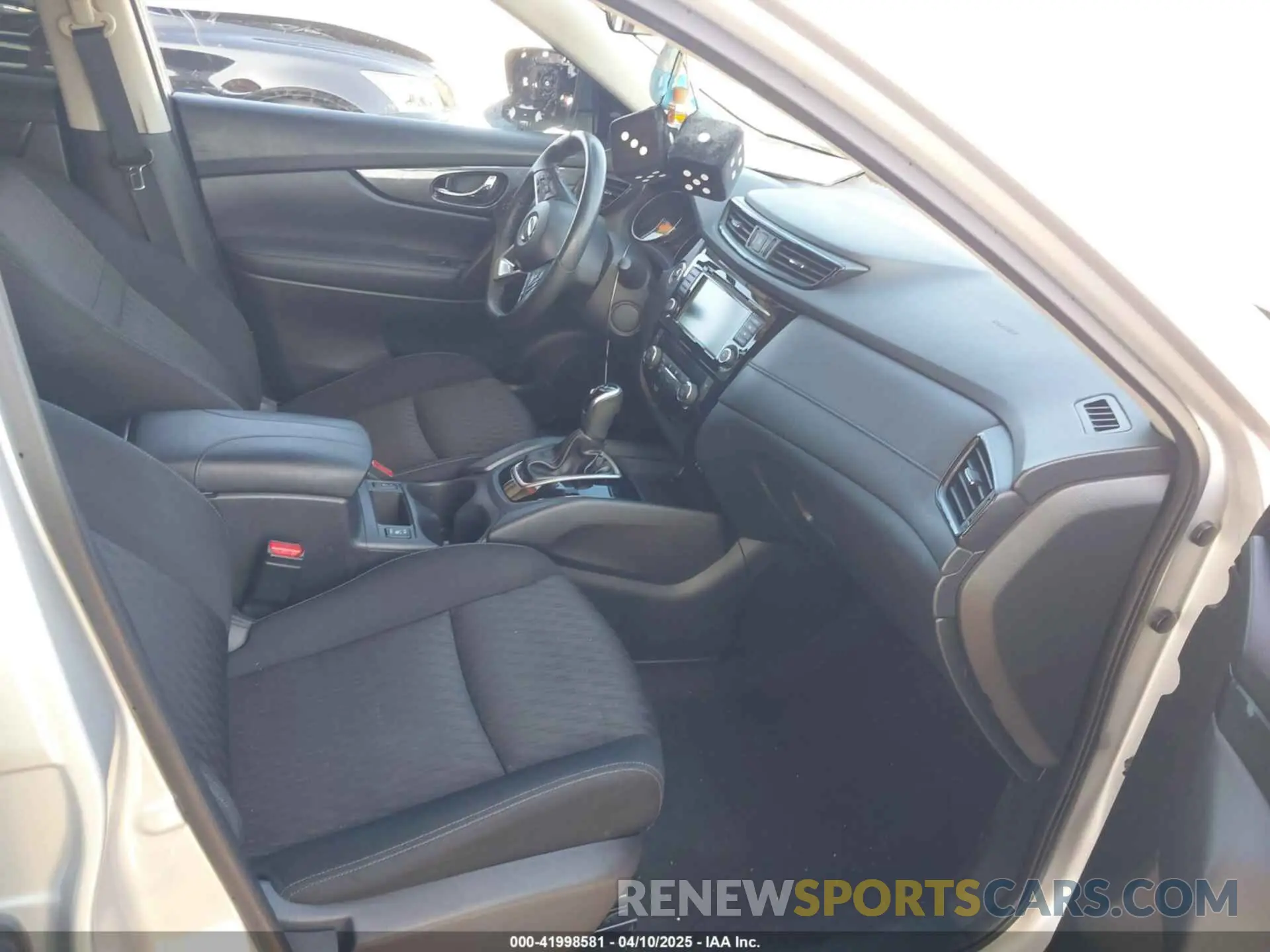 5 fotografías del automóvil dañado KNMAT2MV8LP512680 NISSAN ROGUE 2020