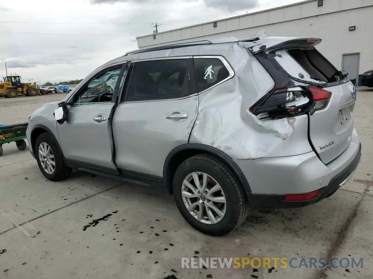 2 fotografías del automóvil dañado KNMAT2MVXLP511675 NISSAN ROGUE 2020