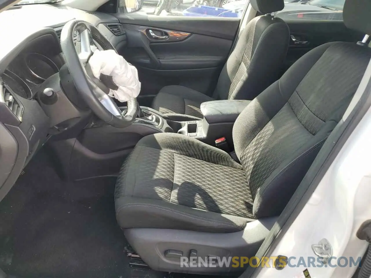 7 fotografías del automóvil dañado KNMAT2MVXLP537774 NISSAN ROGUE 2020