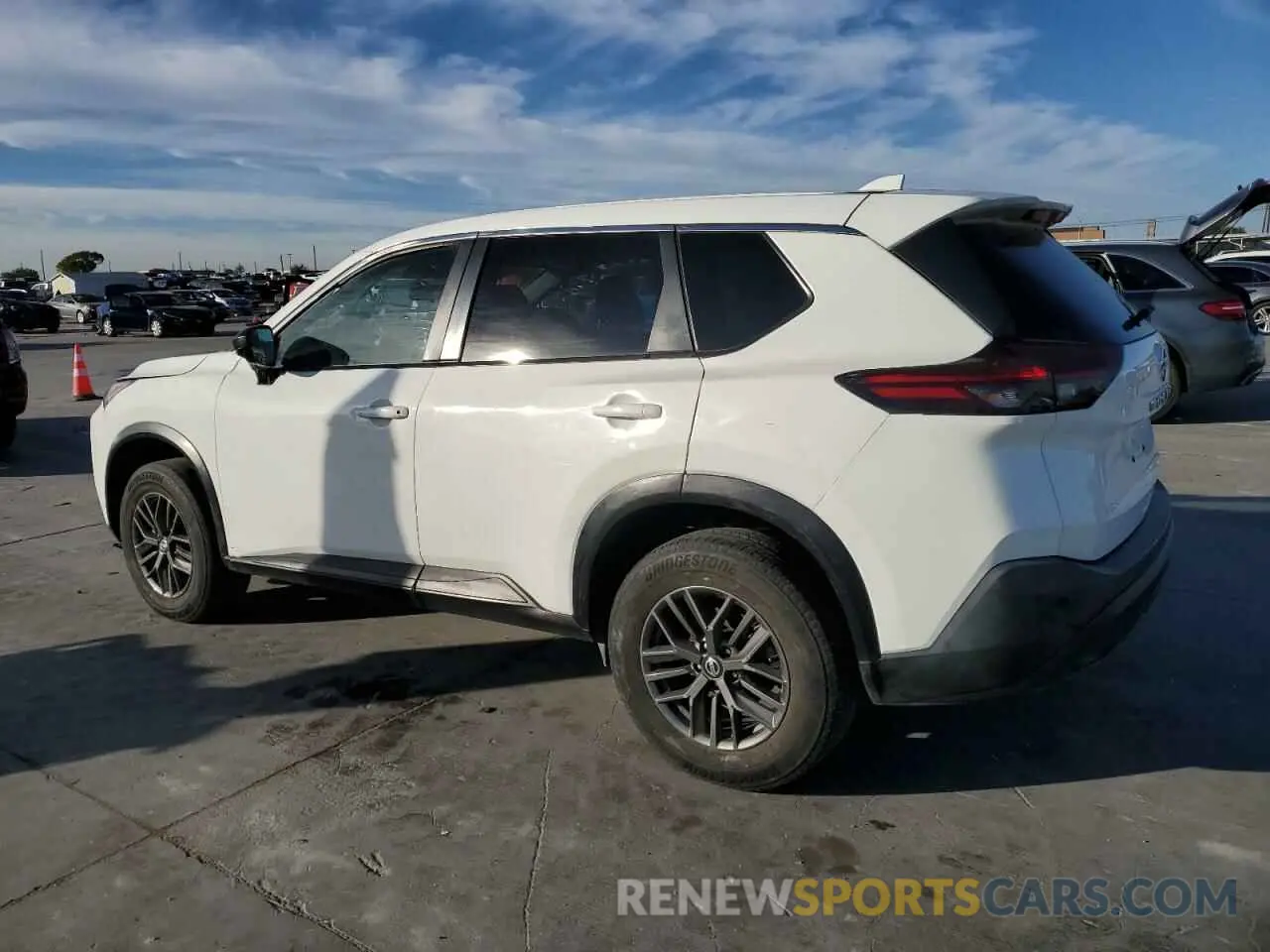 2 fotografías del automóvil dañado 5N1AT3AA5MC728496 NISSAN ROGUE 2021
