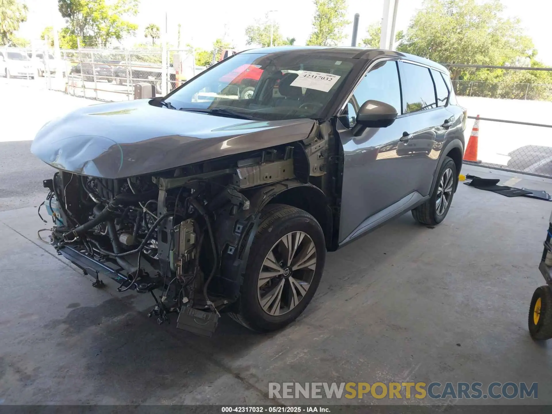 2 fotografías del automóvil dañado 5N1AT3BA1MC713833 NISSAN ROGUE 2021