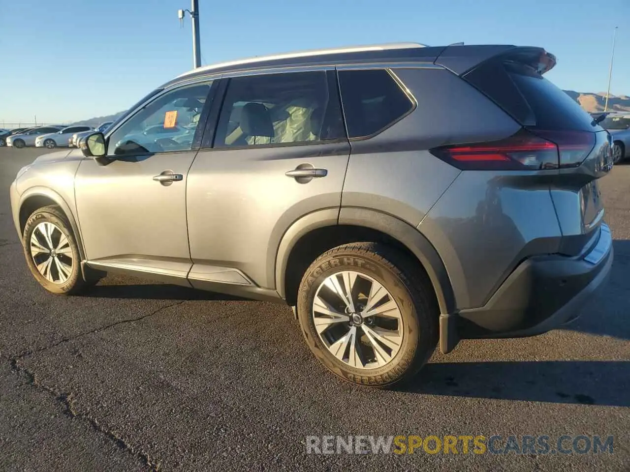 2 fotografías del automóvil dañado 5N1AT3BA5MC779382 NISSAN ROGUE 2021