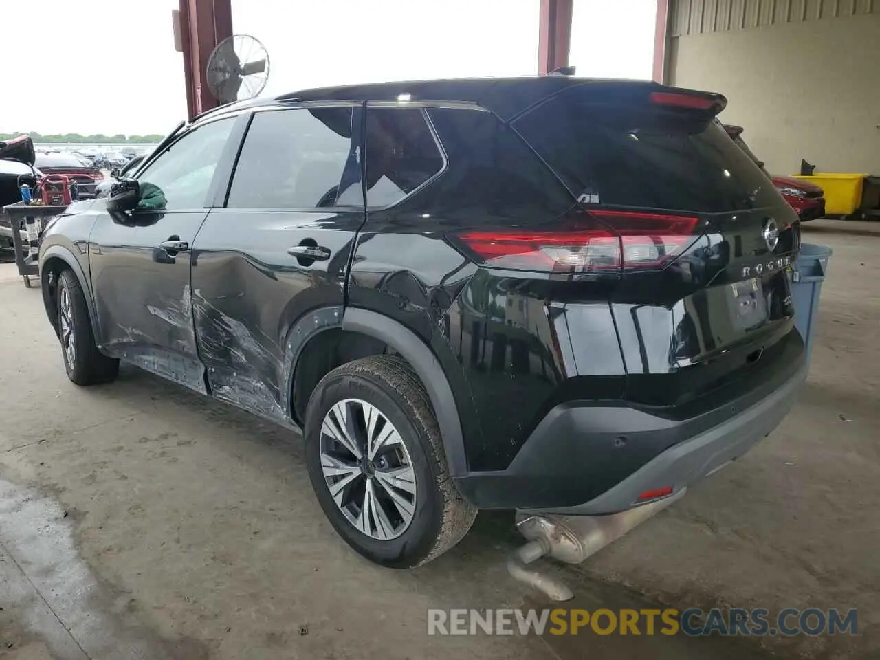 2 fotografías del automóvil dañado 5N1AT3BA8MC703705 NISSAN ROGUE 2021