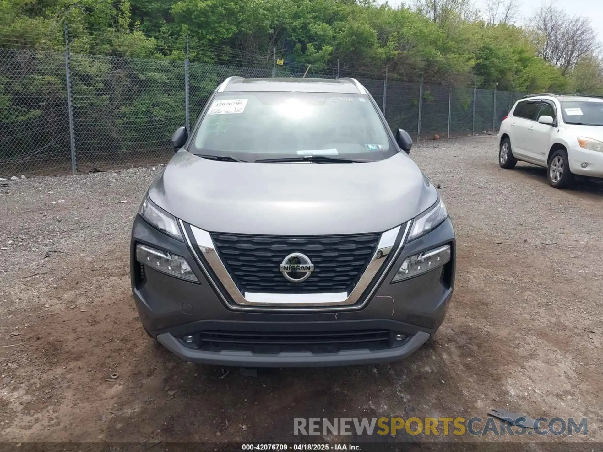 12 fotografías del automóvil dañado 5N1AT3CB1MC702788 NISSAN ROGUE 2021