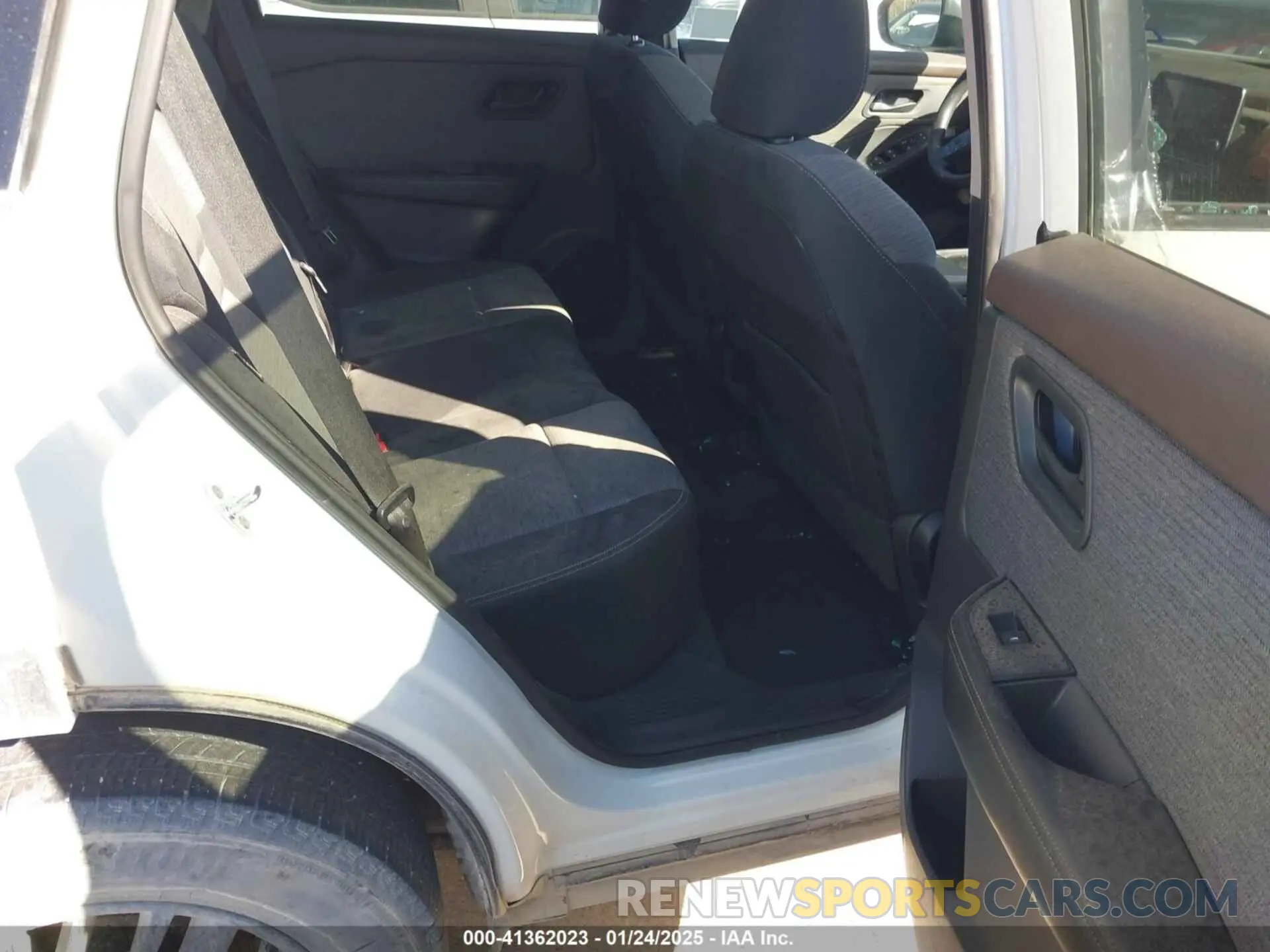 8 fotografías del automóvil dañado 5N1BT3AA7NC710863 NISSAN ROGUE 2022
