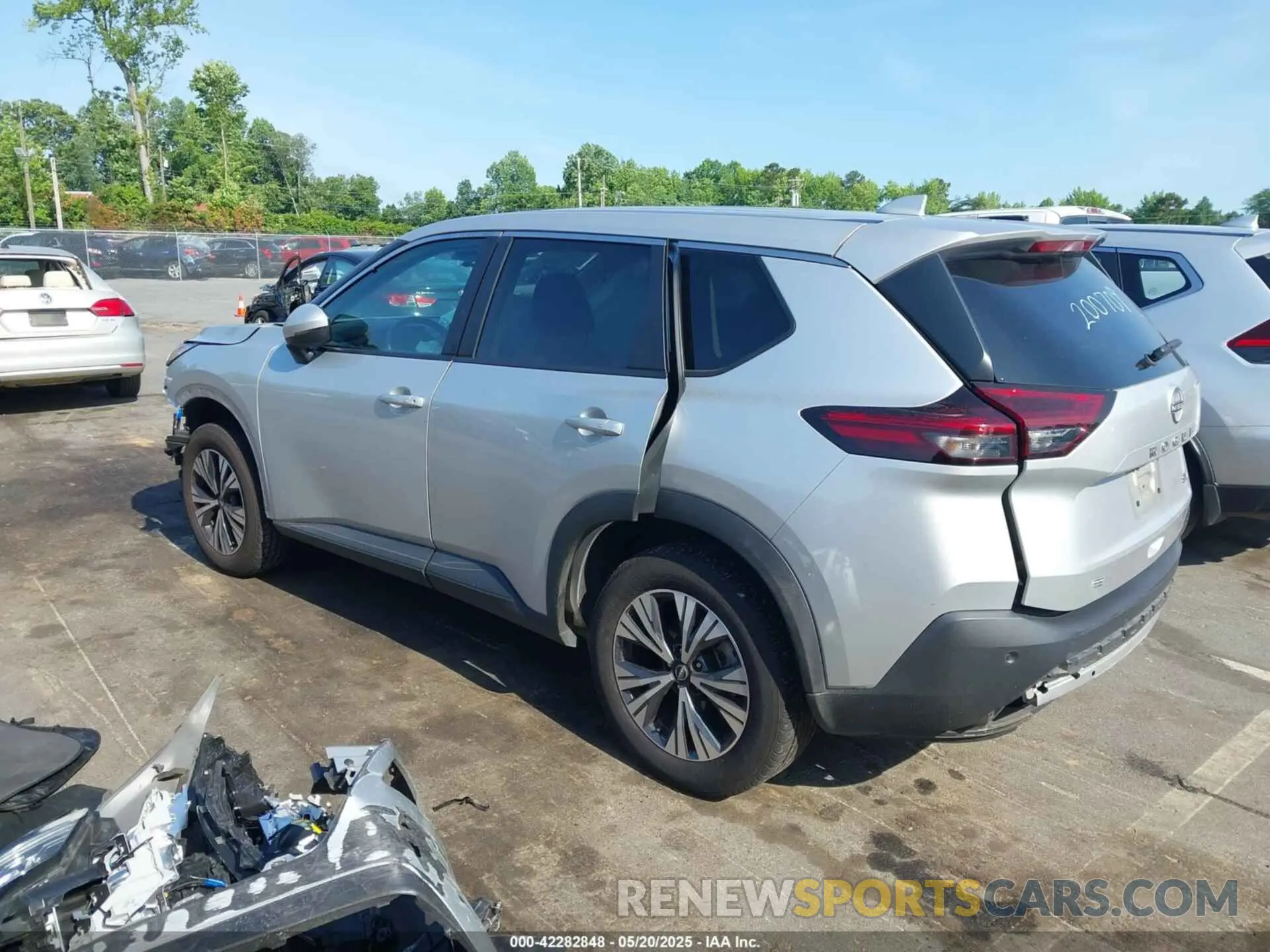 3 fotografías del automóvil dañado 5N1BT3BA5NC693057 NISSAN ROGUE 2022