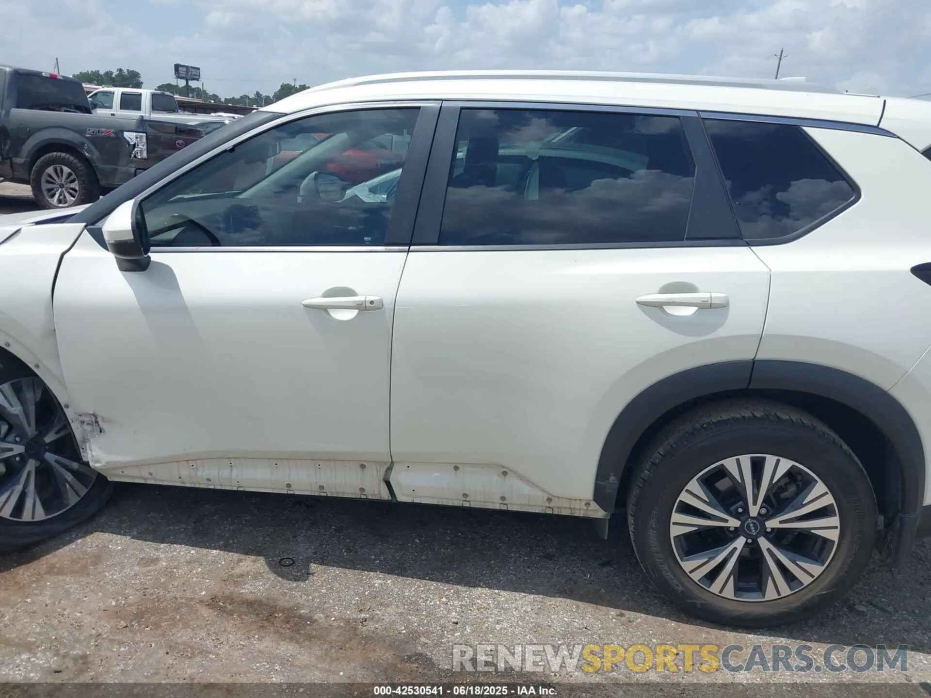 15 fotografías del automóvil dañado 5N1BT3BA5NC730558 NISSAN ROGUE 2022