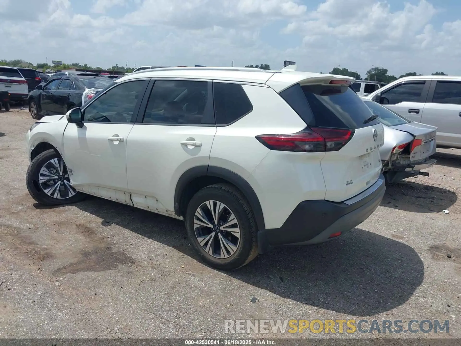 3 fotografías del automóvil dañado 5N1BT3BA5NC730558 NISSAN ROGUE 2022