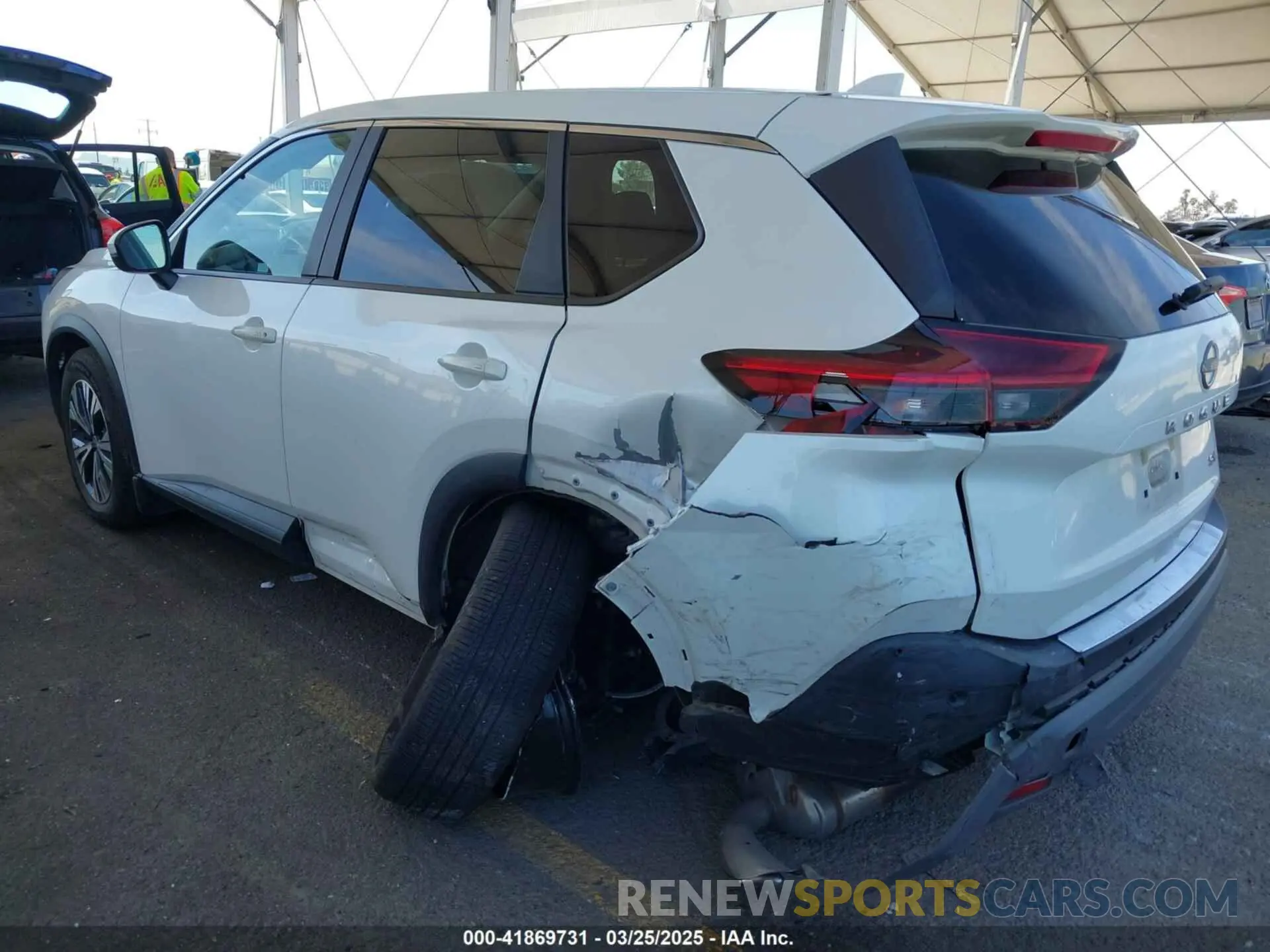 3 fotografías del automóvil dañado 5N1BT3BA9NC729669 NISSAN ROGUE 2022