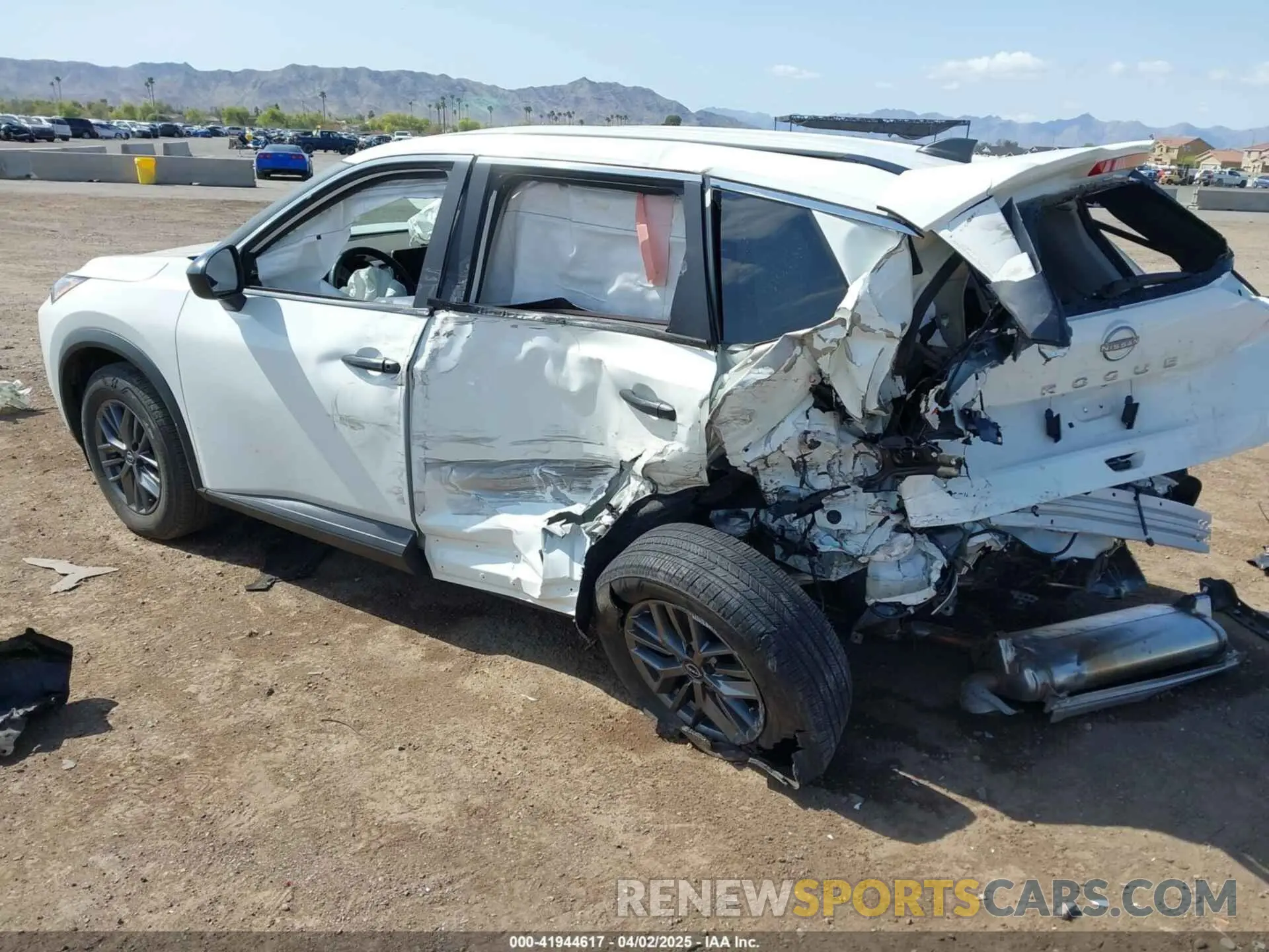 3 fotografías del automóvil dañado 5N1BT3AA4PC889365 NISSAN ROGUE 2023