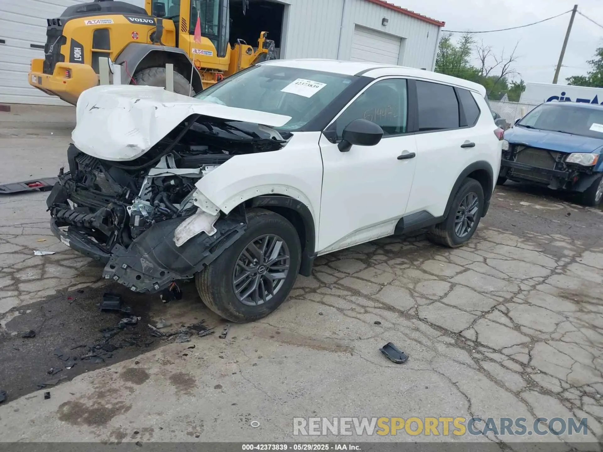 2 fotografías del automóvil dañado 5N1BT3AB0PC766283 NISSAN ROGUE 2023