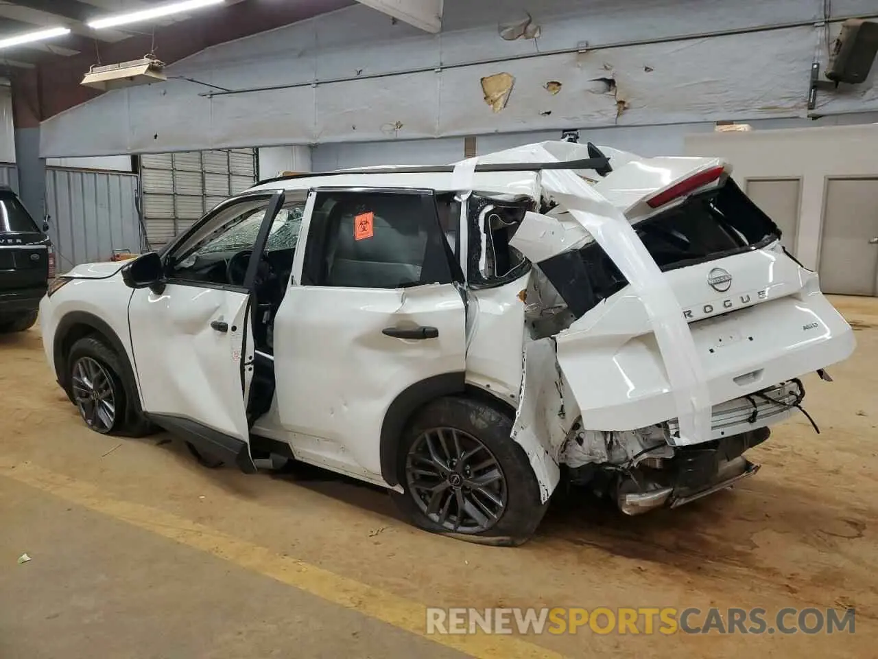 2 fotografías del automóvil dañado 5N1BT3AB3PC888782 NISSAN ROGUE 2023