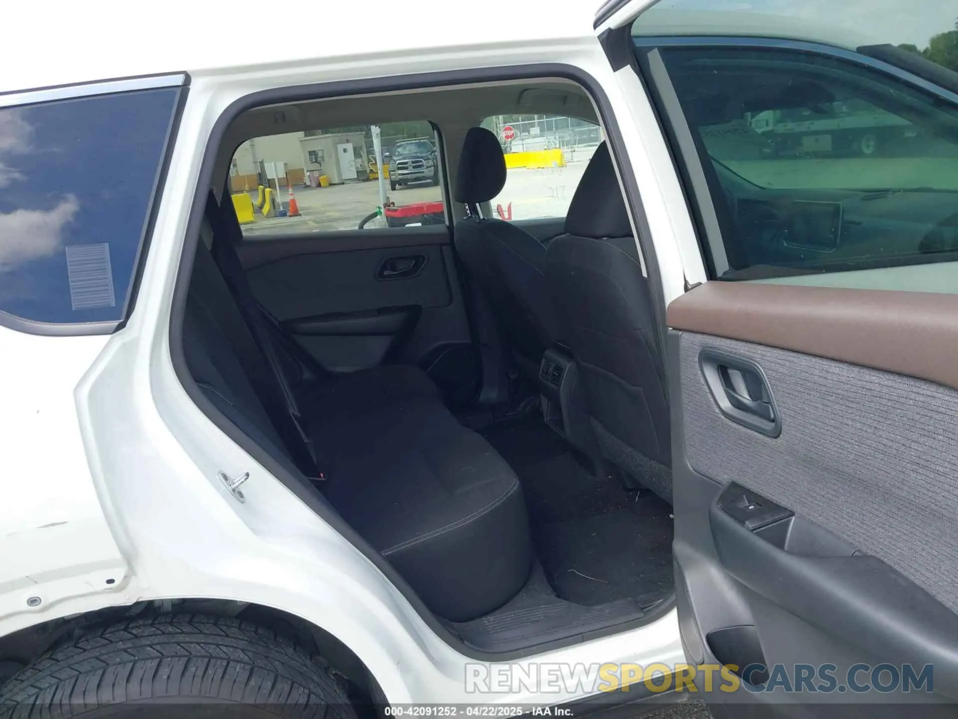 8 fotografías del automóvil dañado 5N1BT3ABXPC802044 NISSAN ROGUE 2023