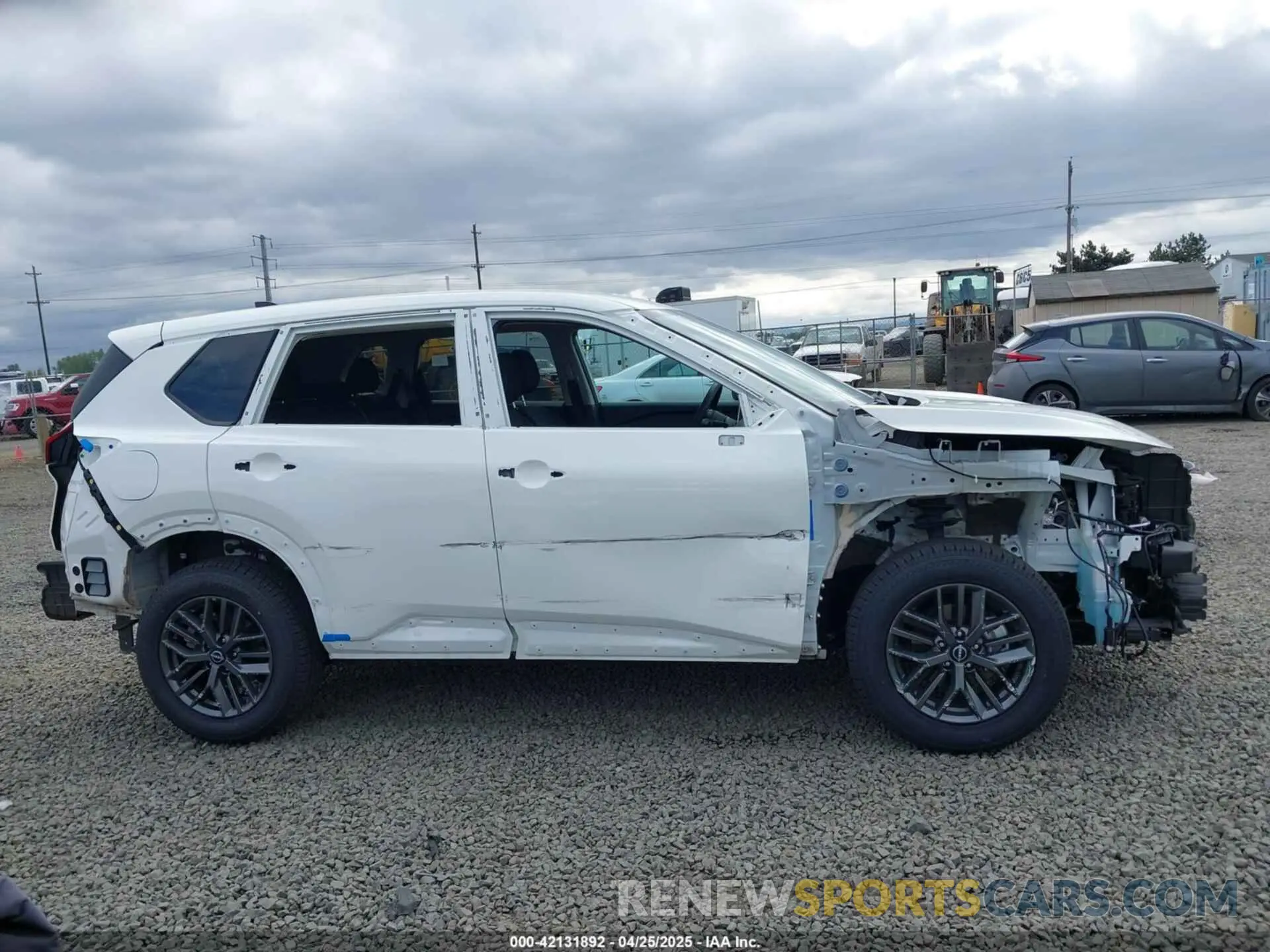 14 fotografías del automóvil dañado 5N1BT3AA2RC671783 NISSAN ROGUE 2024