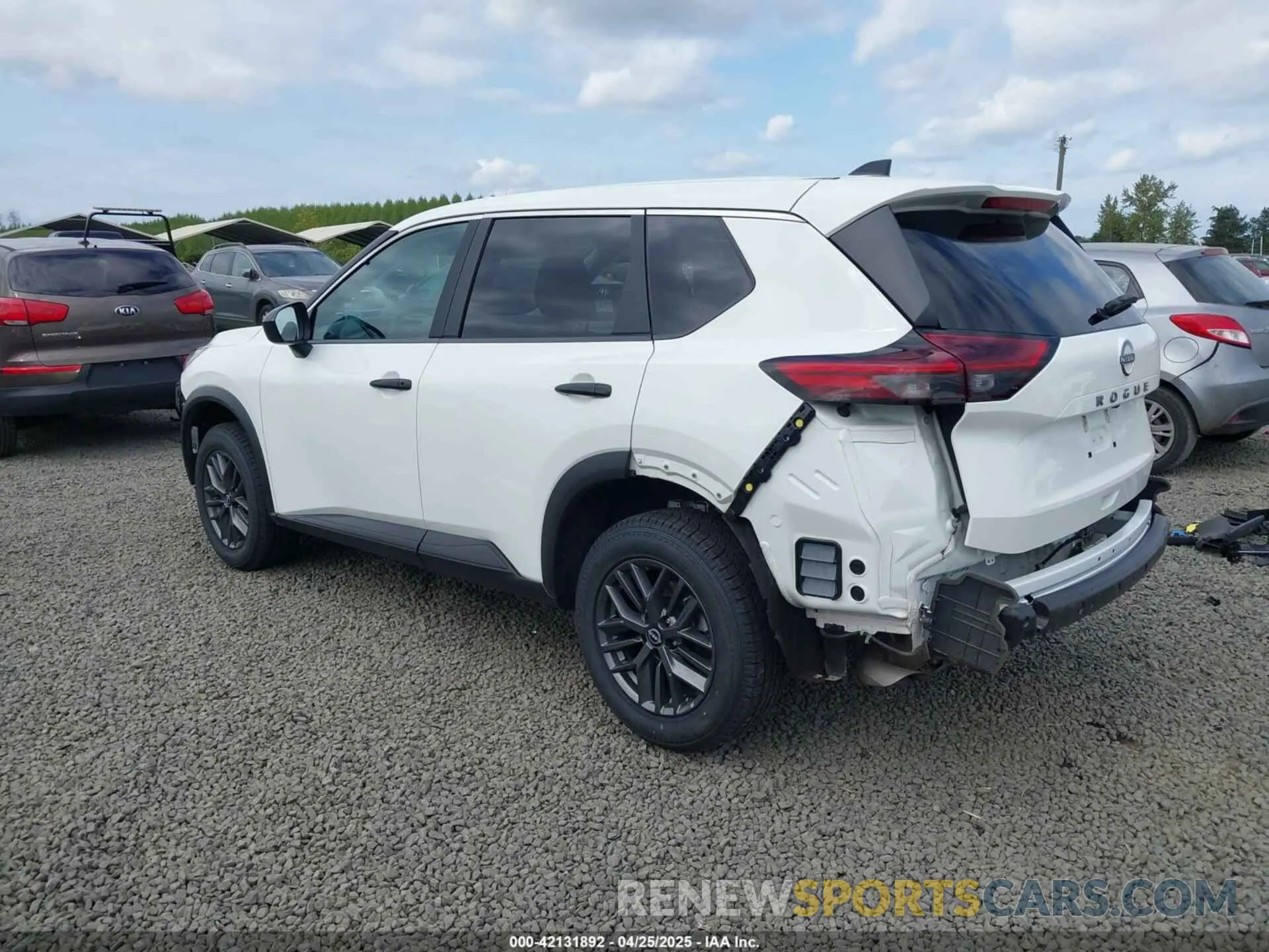 3 fotografías del automóvil dañado 5N1BT3AA2RC671783 NISSAN ROGUE 2024