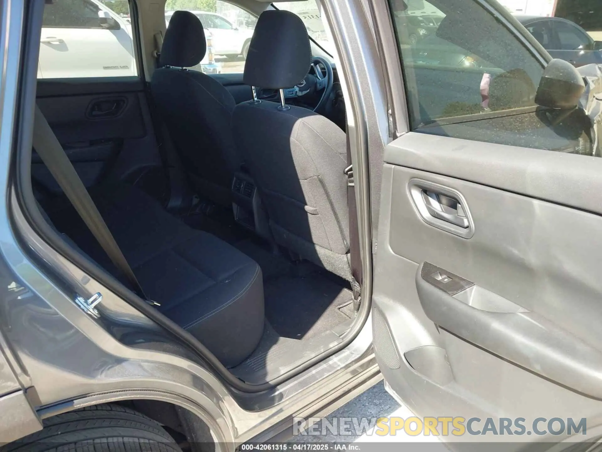 8 fotografías del automóvil dañado 5N1BT3AB2RC723079 NISSAN ROGUE 2024
