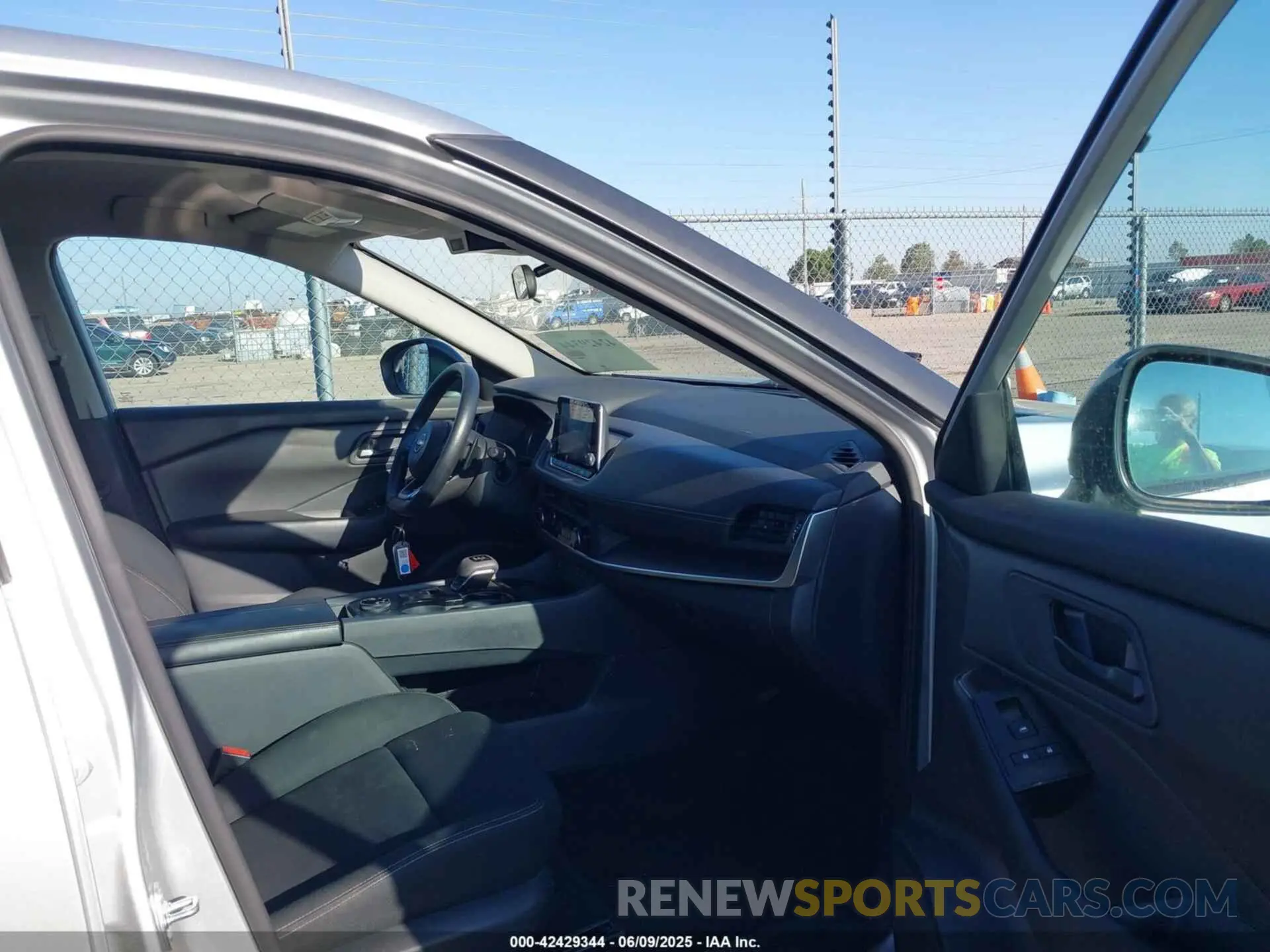 5 fotografías del automóvil dañado 5N1BT3AB8RC697958 NISSAN ROGUE 2024