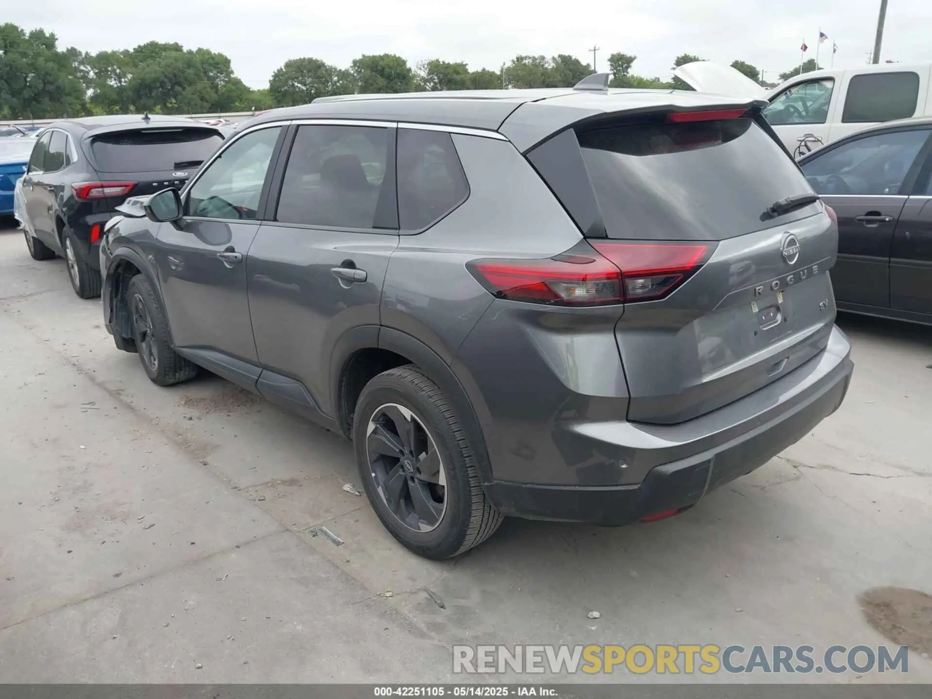 3 fotografías del automóvil dañado 5N1BT3BA5RC675079 NISSAN ROGUE 2024