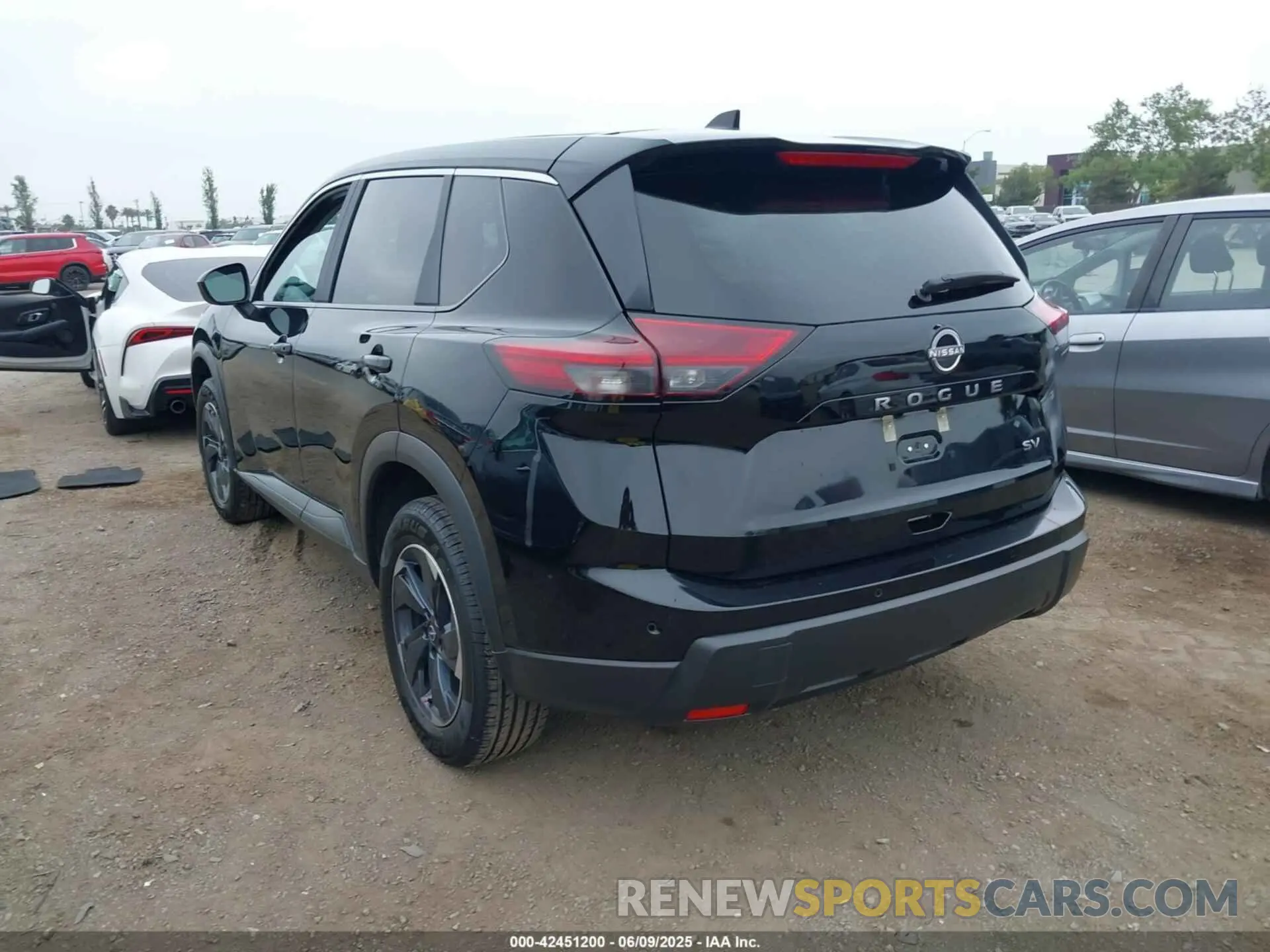 3 fotografías del automóvil dañado 5N1BT3BA6RC695969 NISSAN ROGUE 2024