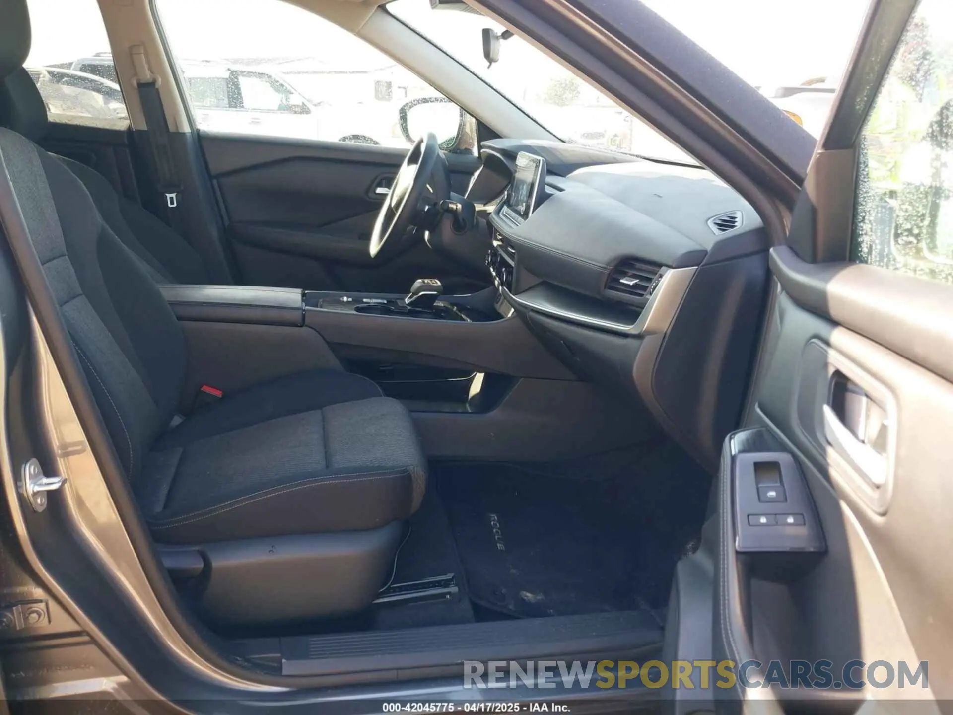 5 fotografías del automóvil dañado 5N1BT3BA7RC704470 NISSAN ROGUE 2024