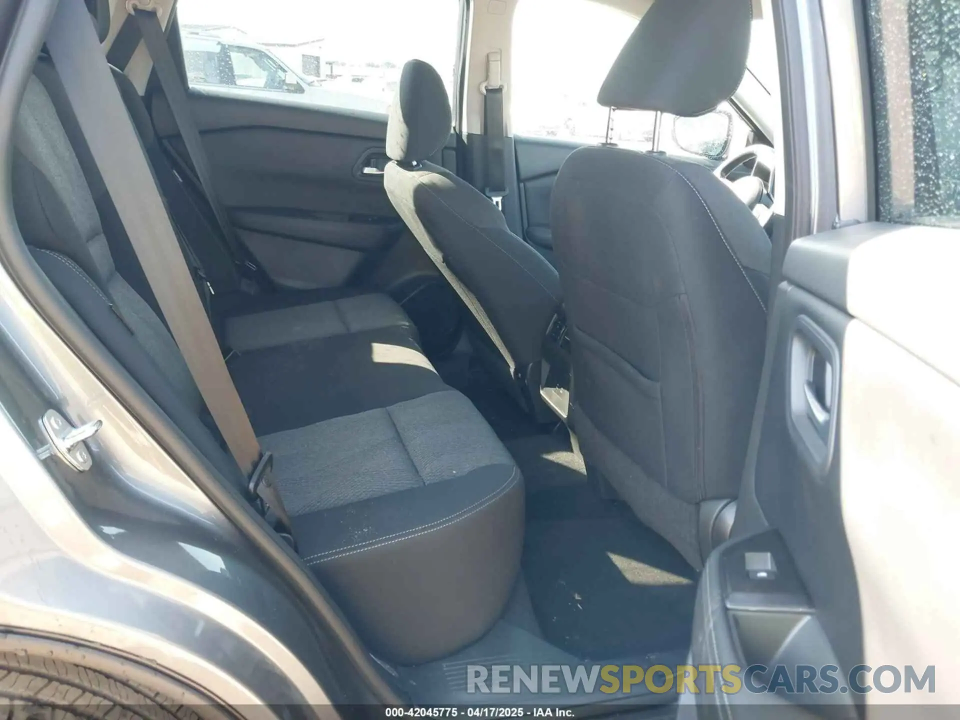 8 fotografías del automóvil dañado 5N1BT3BA7RC704470 NISSAN ROGUE 2024