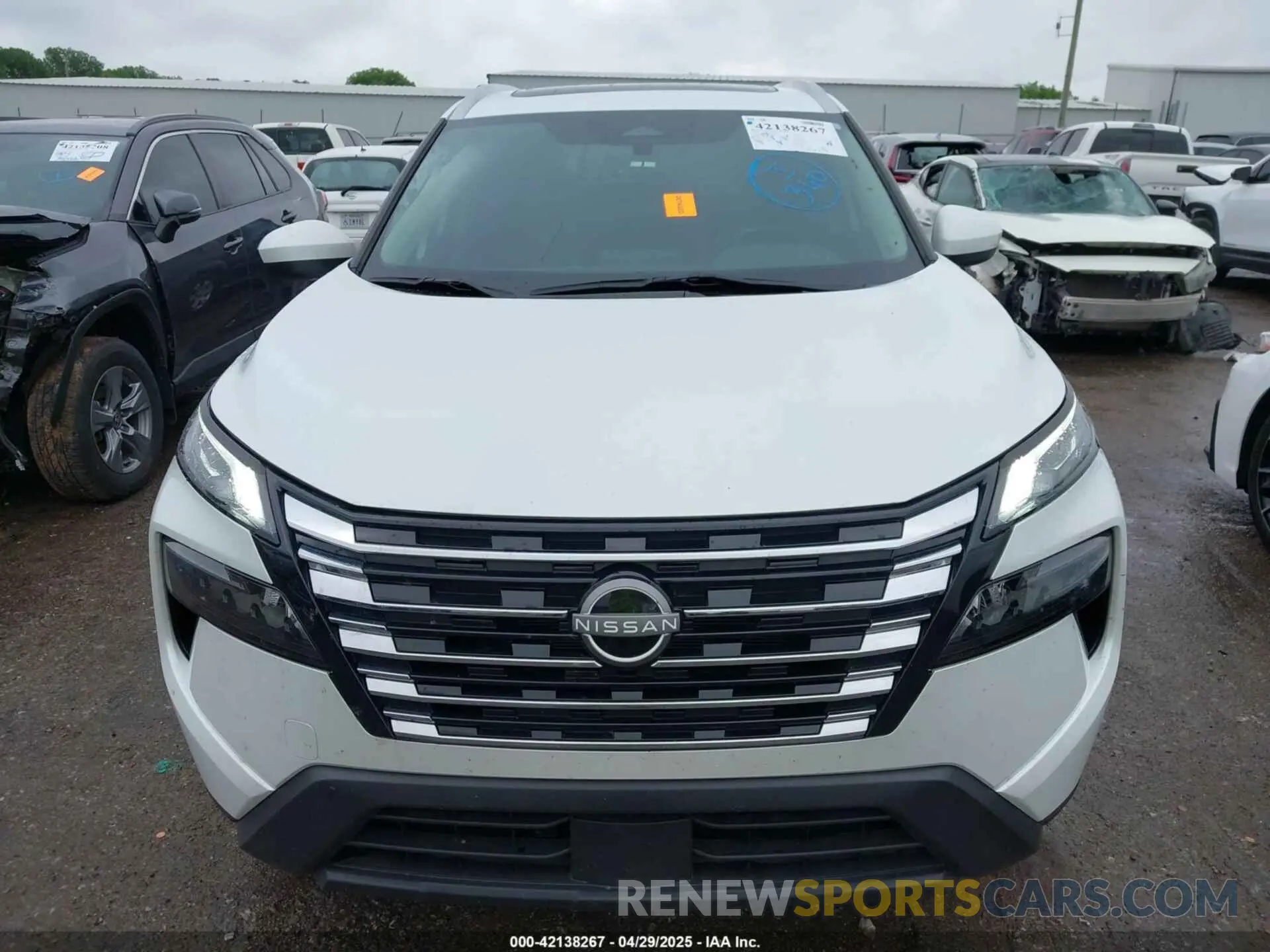 12 fotografías del automóvil dañado 5N1BT3BA8RC744847 NISSAN ROGUE 2024